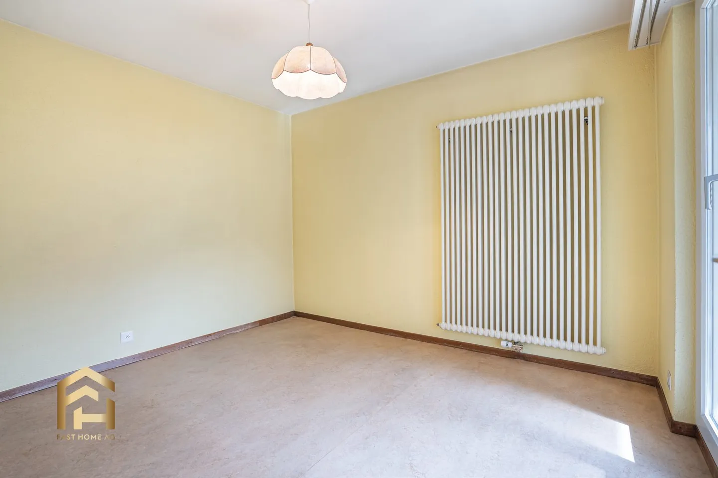 Penthouse apartment with large terrace in the heart of Naters - Photo 9 of 13