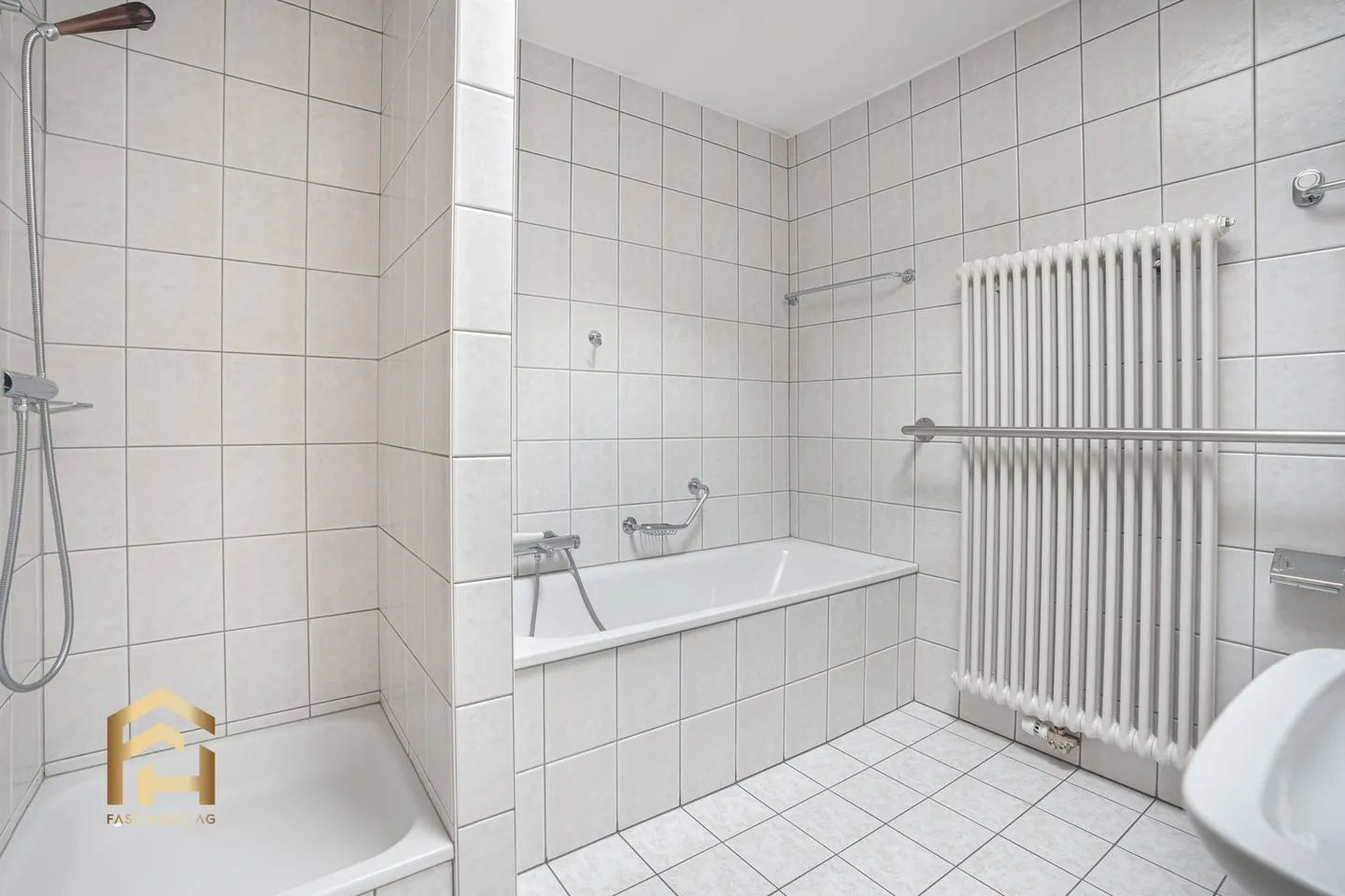 Penthouse apartment with large terrace in the heart of Naters - Photo 11 of 13