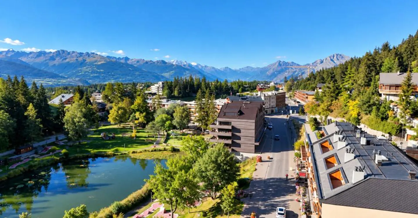 MONTANA CENTER – ALPS VIEW – SECONDARY RESIDENCE – NON-RESIDENTS - Photo 2 of 5