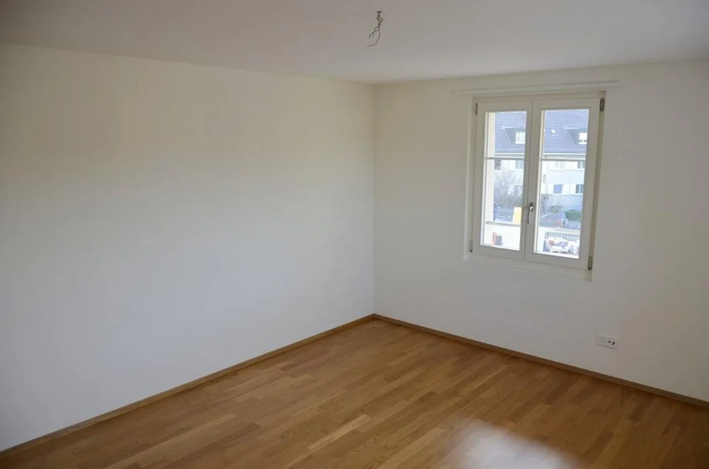 Appartement moderne 2 pièces dans un emplacement calme - Photo 3 sur 5