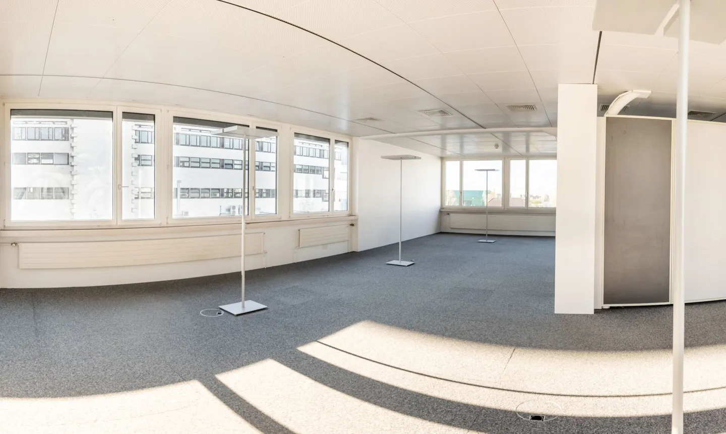 Attractive office spaces for rent in a central location - Photo 5 of 11