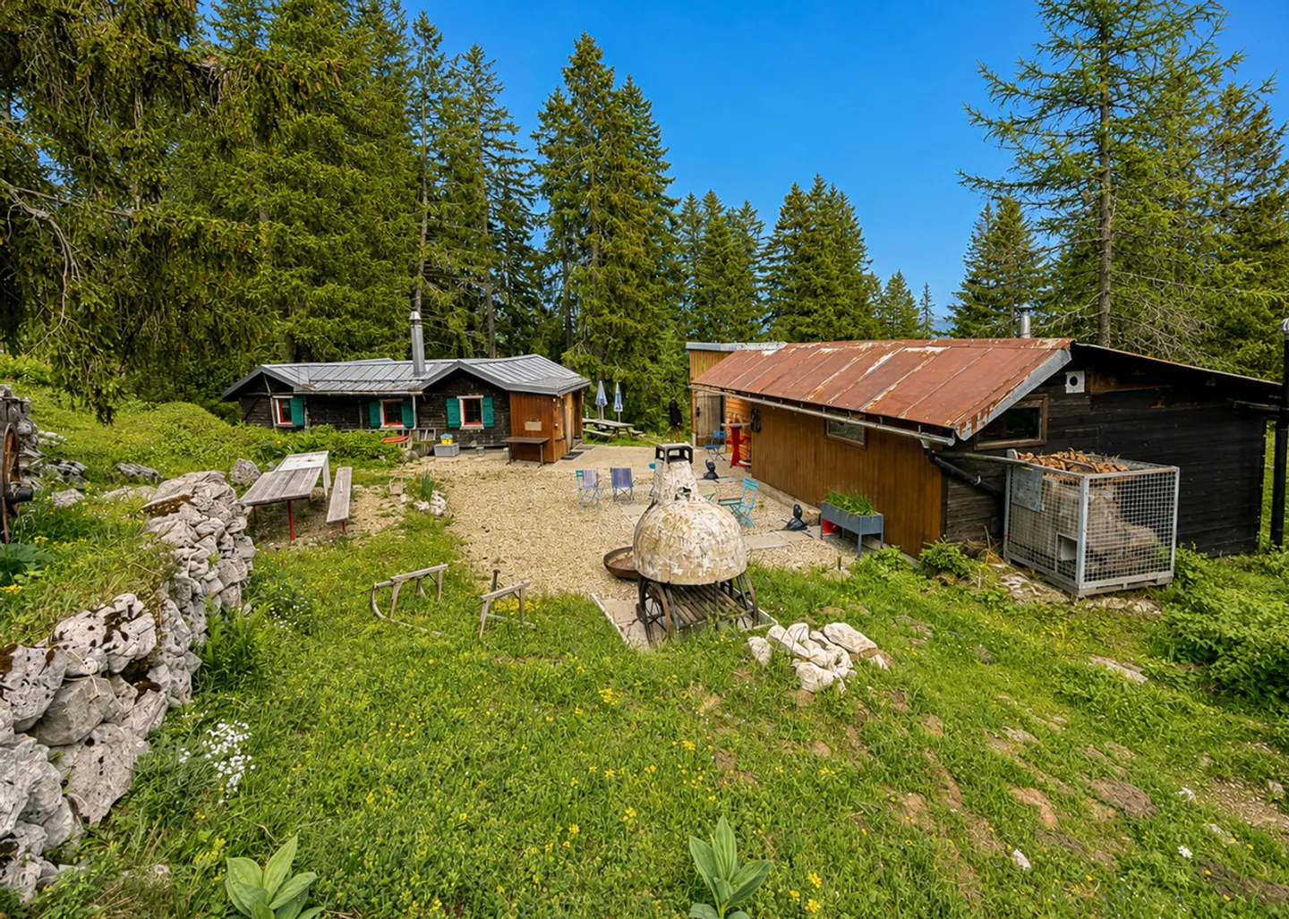 Alpine Refreshment Bar in the Heart of Nature - Photo 4 of 20