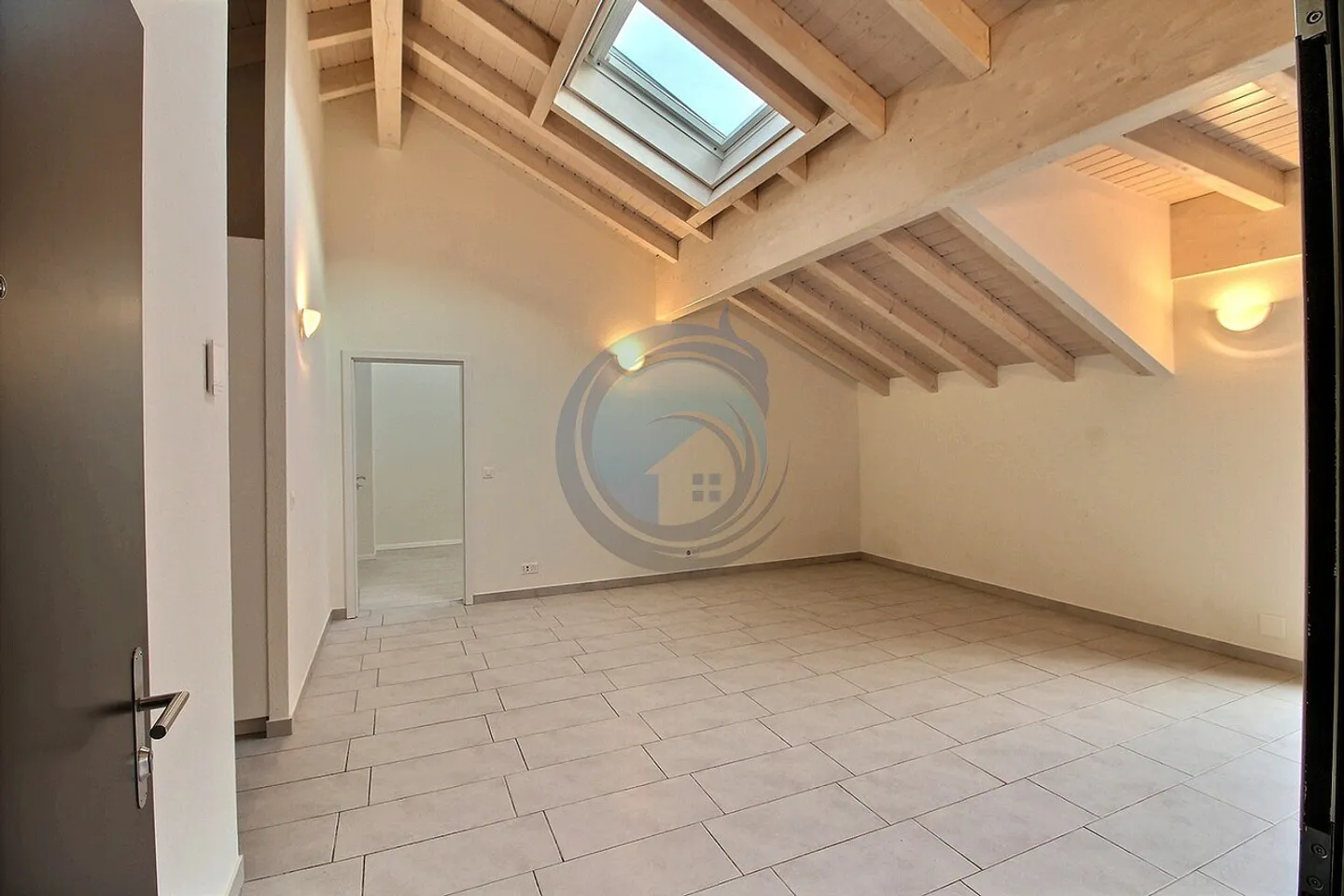 Appartamento affascinante 4,5 locali all'ultimo piano - Disponibile subito - Foto 1 di 14