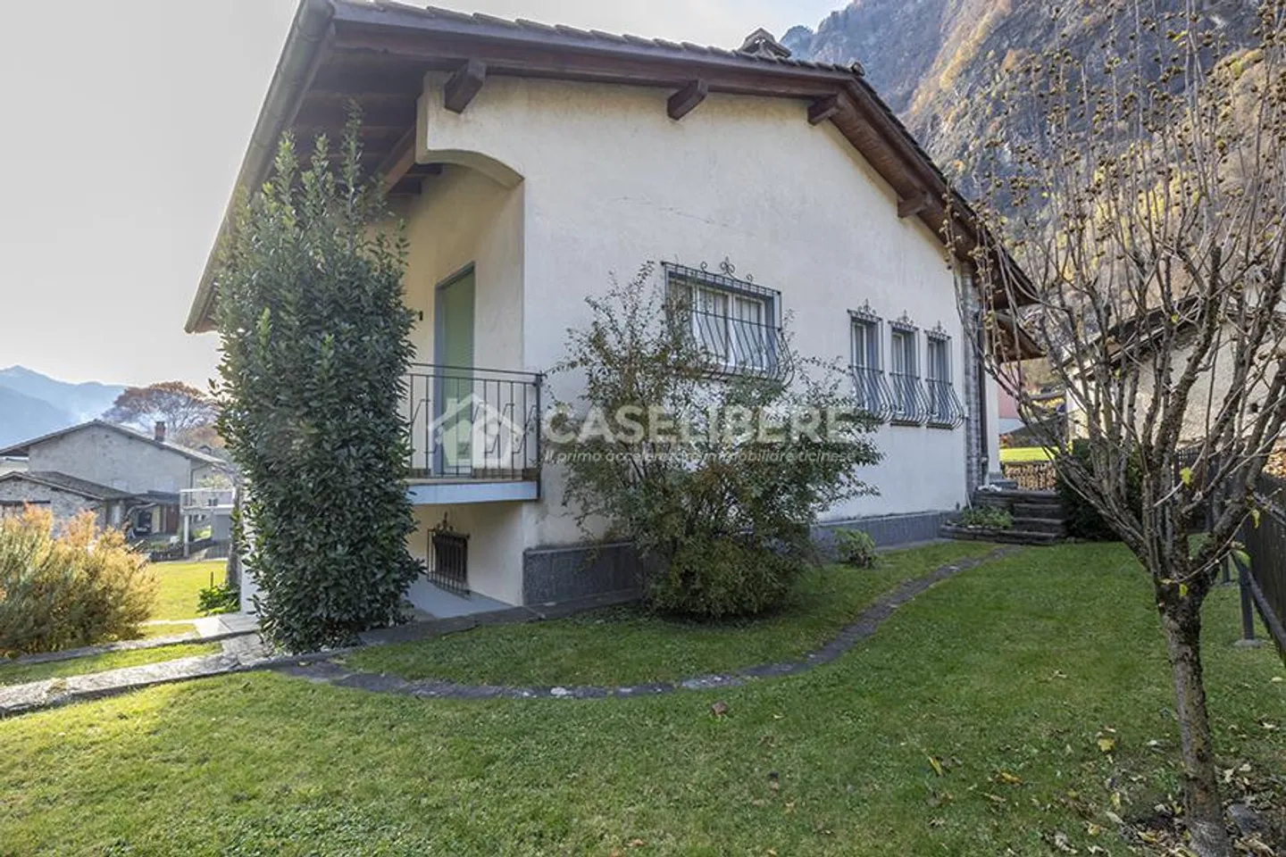 MAISON INDIVIDUELLE AVEC JARDIN À LOSTALLO - Photo 2 sur 21