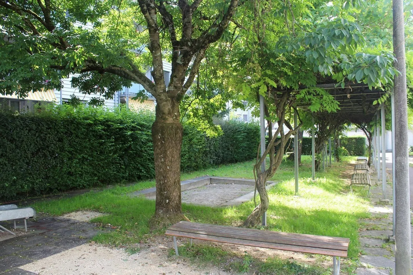 Living in a quiet and central location in Riehen - Photo 11 of 13