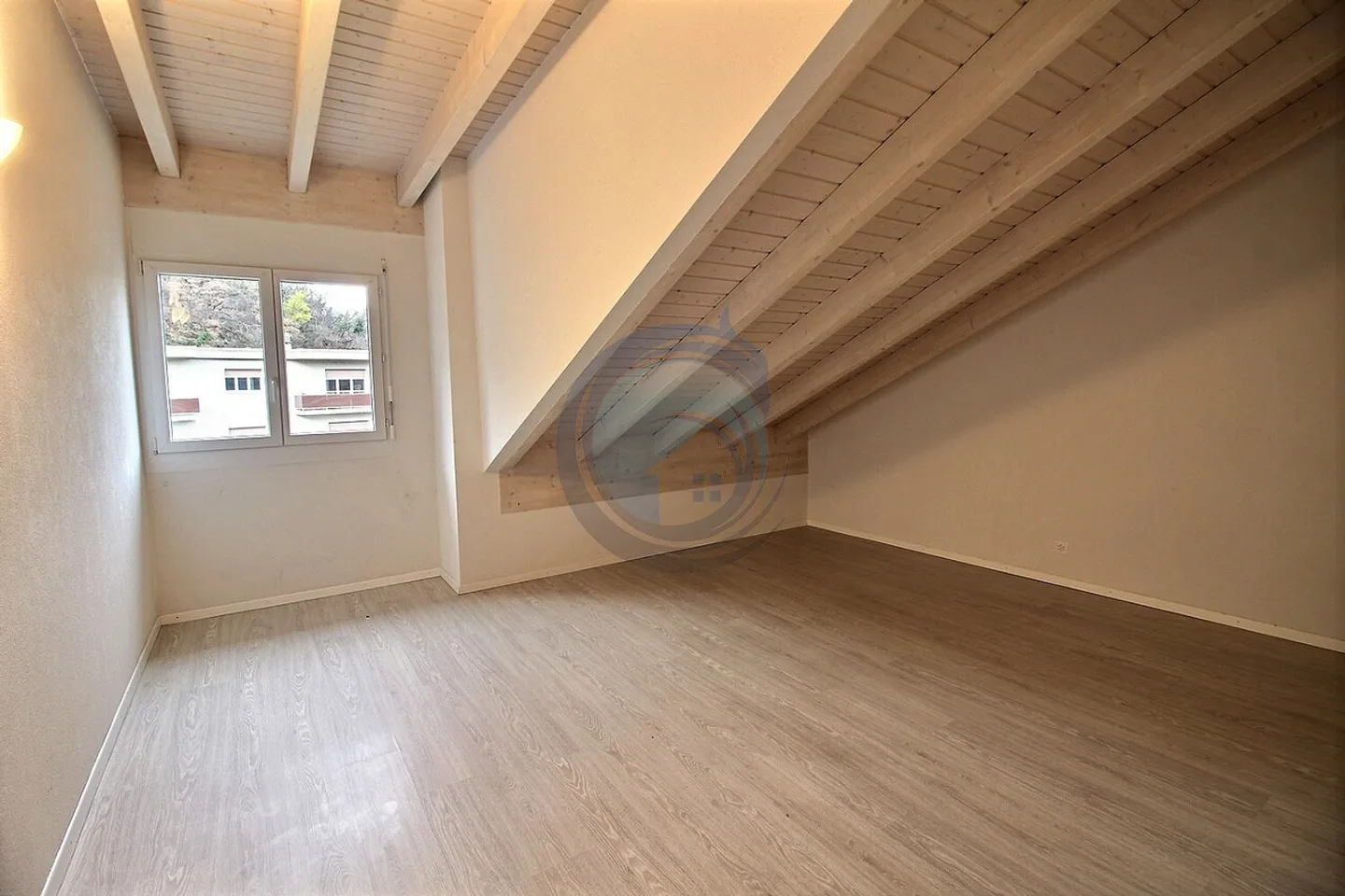 Appartamento affascinante 4,5 locali all'ultimo piano - Disponibile subito - Foto 6 di 14