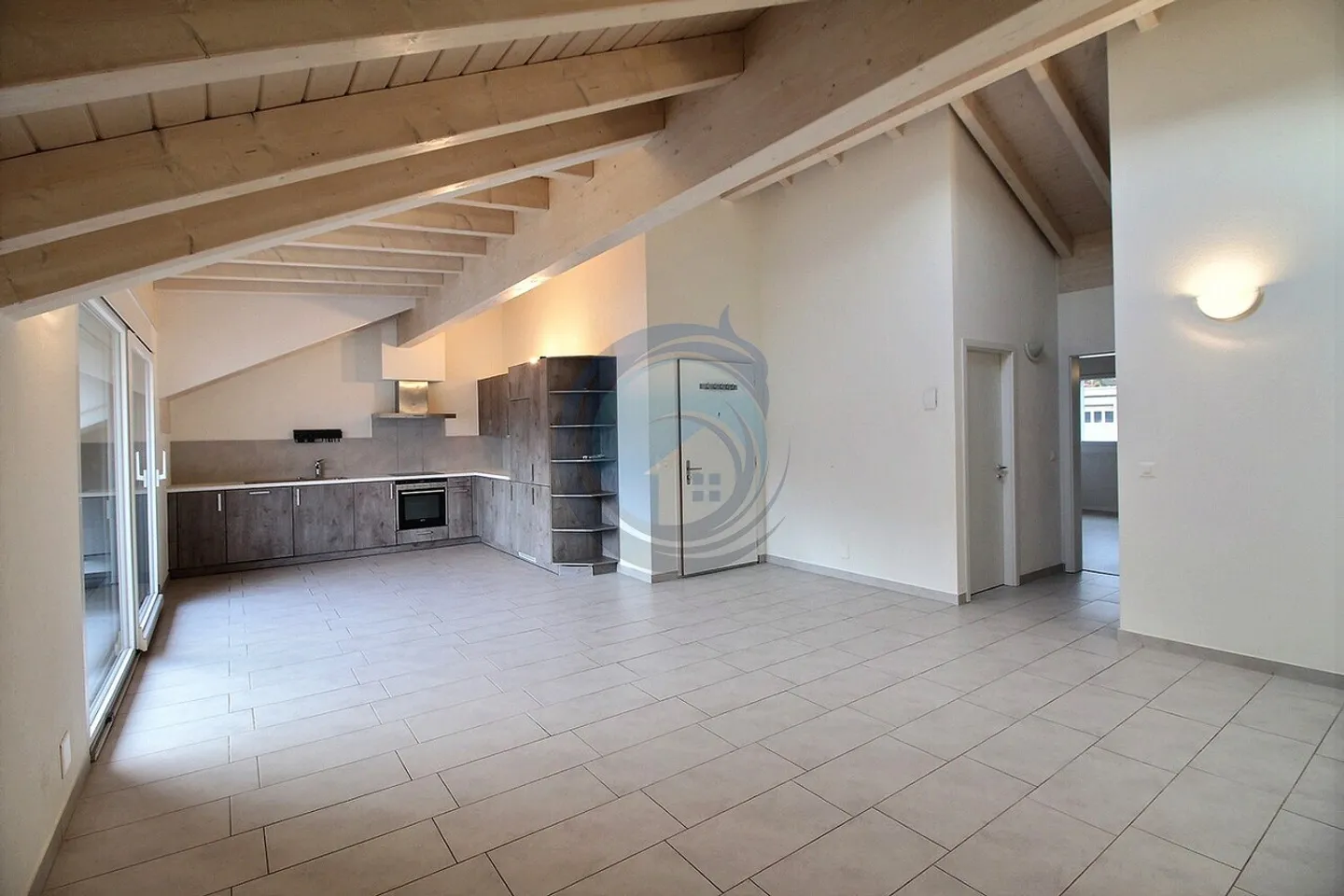 Appartamento affascinante 4,5 locali all'ultimo piano - Disponibile subito - Foto 2 di 14