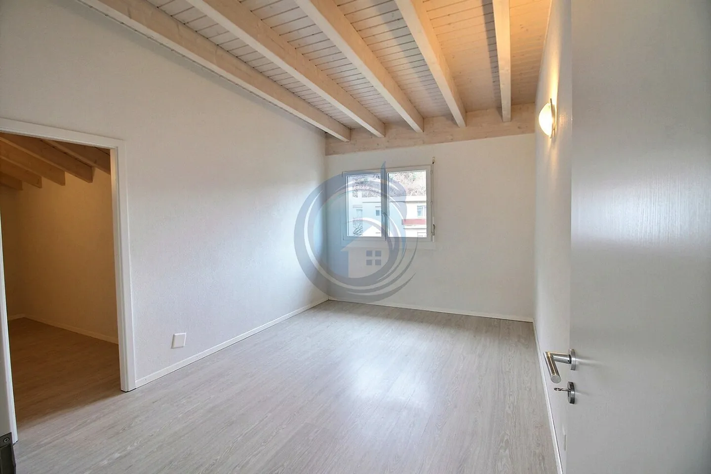 Appartamento affascinante 4,5 locali all'ultimo piano - Disponibile subito - Foto 4 di 14