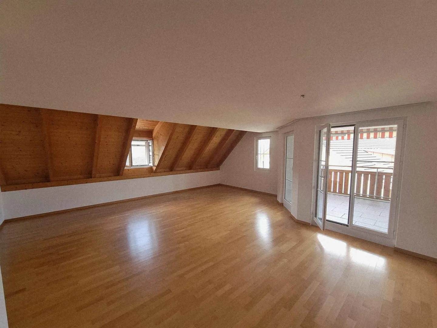 Familienfreundliche 5.5-Zimmer-Wohnung mit 150 m² in Weiach - Foto 7 von 11