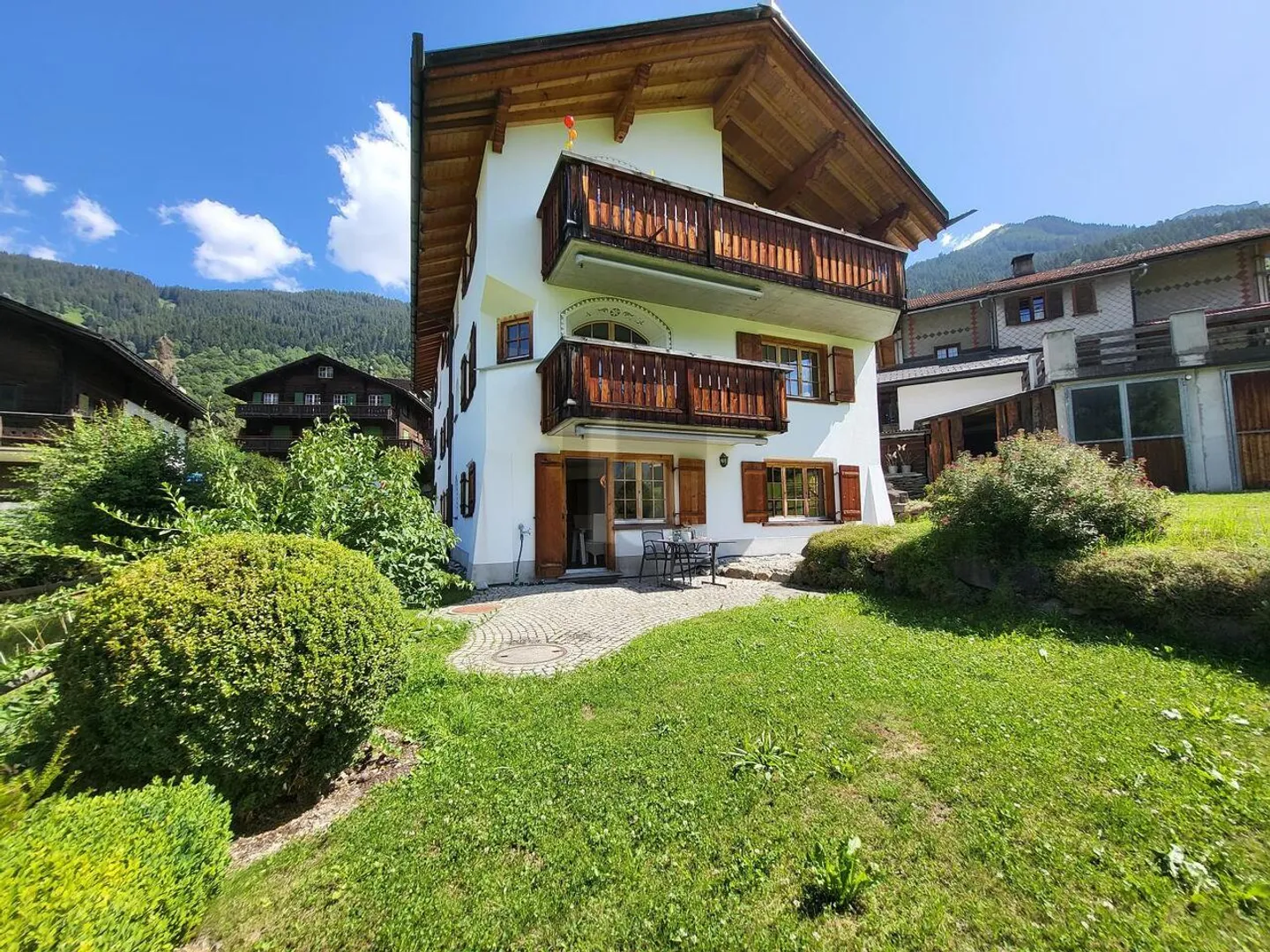 GRANDE VISTA, IN UNA POSIZIONE IDILLICA E TRANQUILLA - Foto 1 di 6