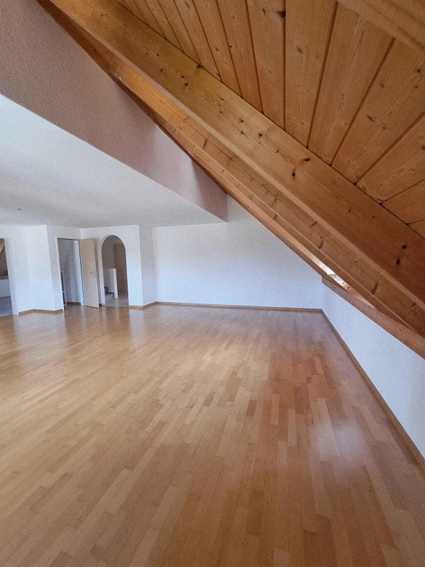 Familienfreundliche 5.5-Zimmer-Wohnung mit 150 m² in Weiach - Foto 8 von 11