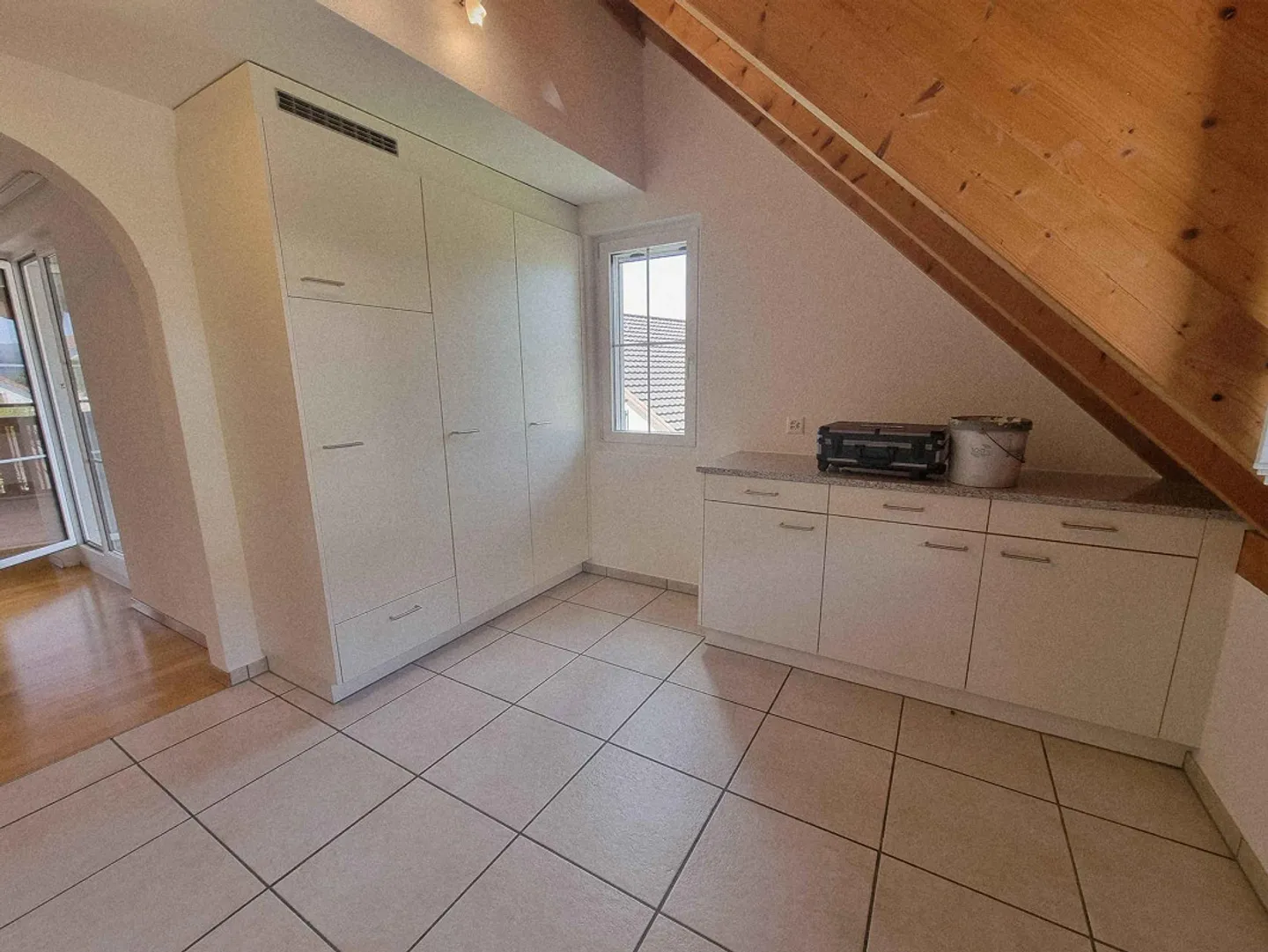 Familienfreundliche 5.5-Zimmer-Wohnung mit 150 m² in Weiach - Foto 5 von 11