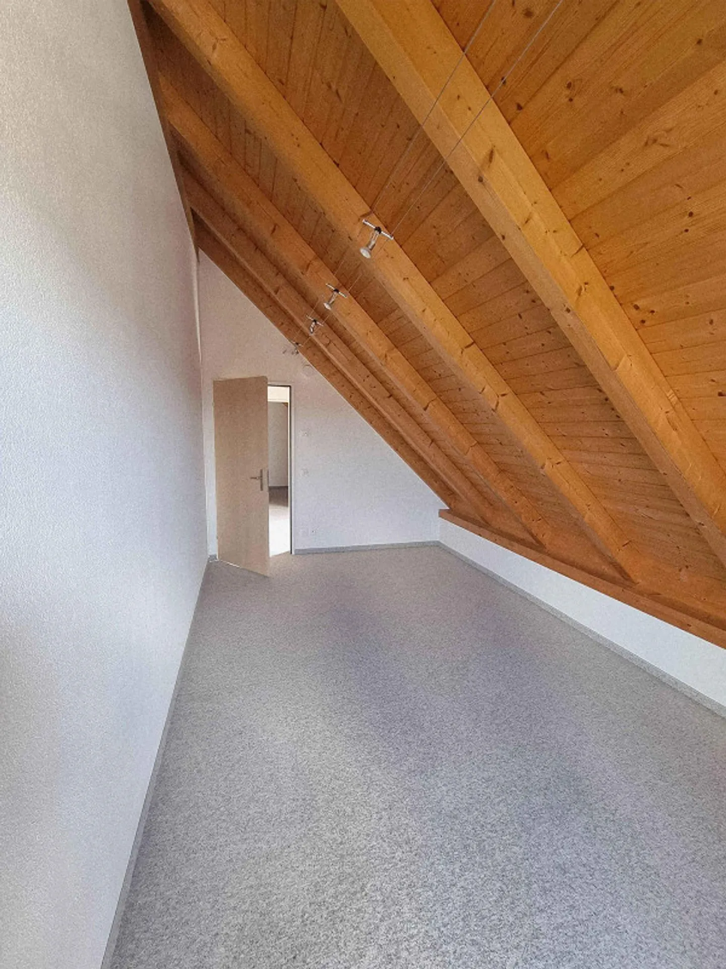 Familienfreundliche 5.5-Zimmer-Wohnung mit 150 m² in Weiach - Foto 10 von 11