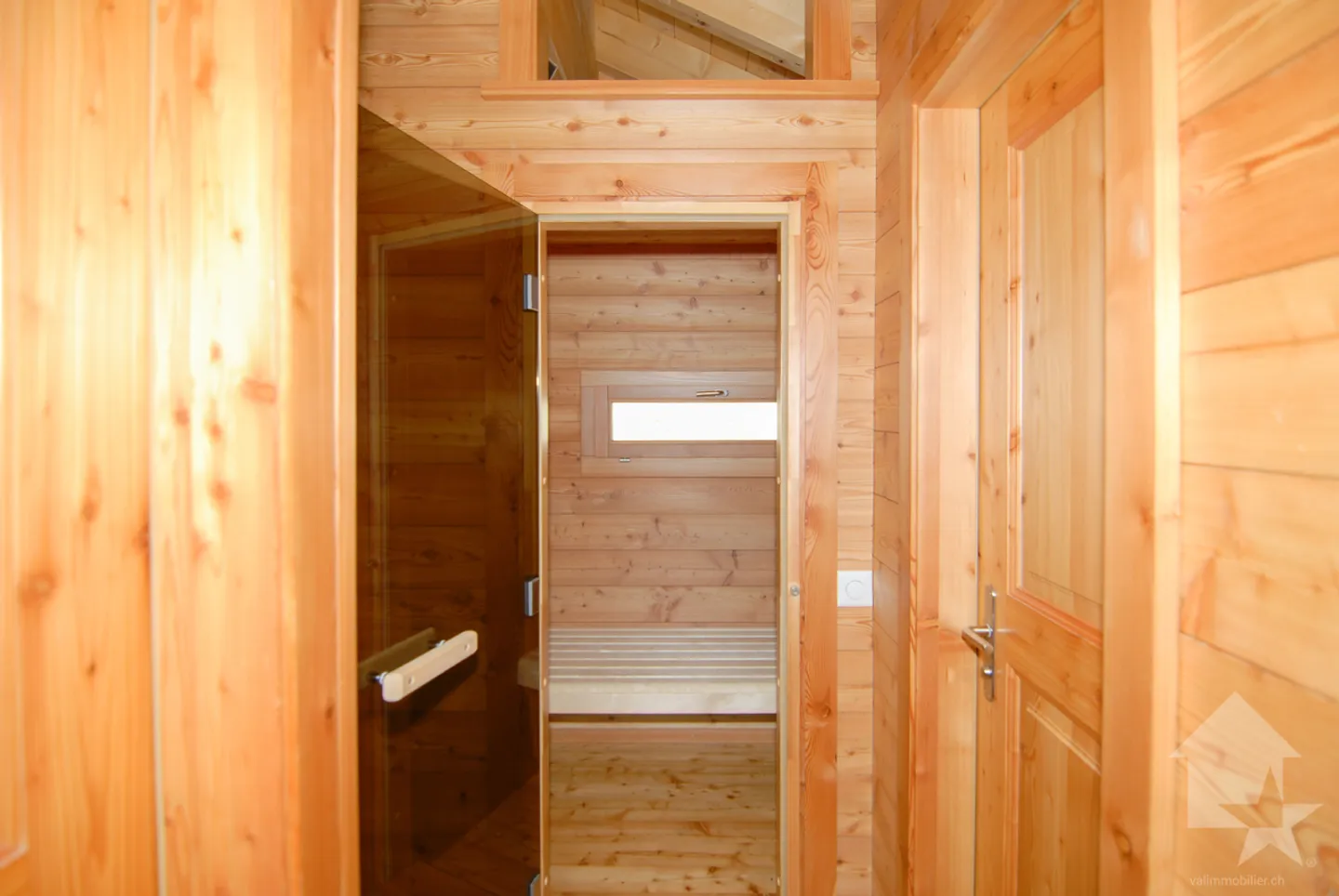 Magnificent chalet in La Forclaz - Photo 11 of 26