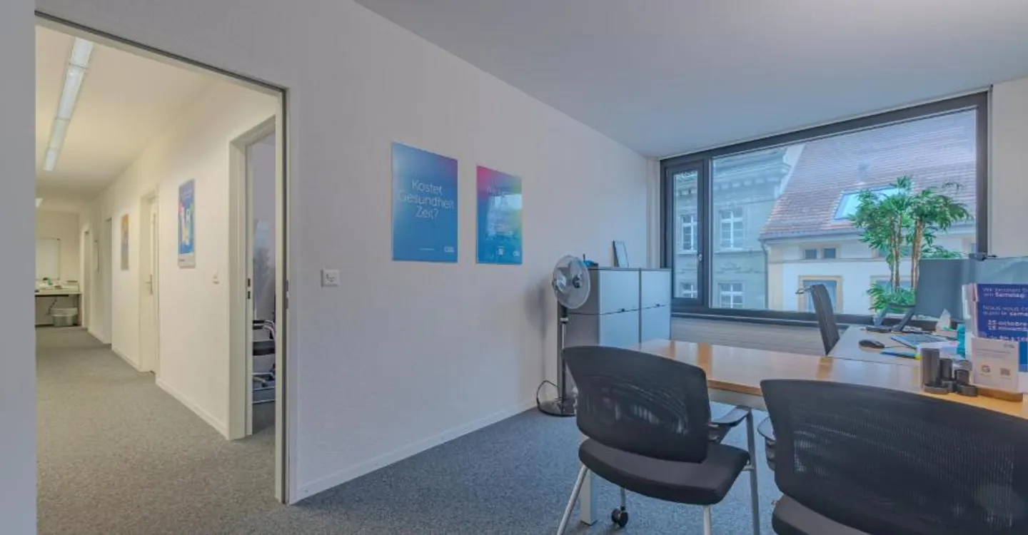 Moderne Büroräumlichkeiten in Biel - Foto 3 von 9