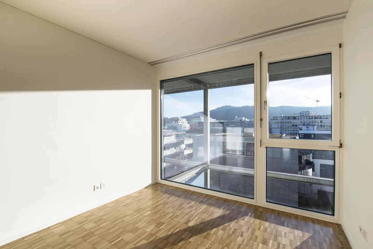 Appartamento luminoso 3.5-Maisonette vicino a Letzipark - Foto 2 di 7