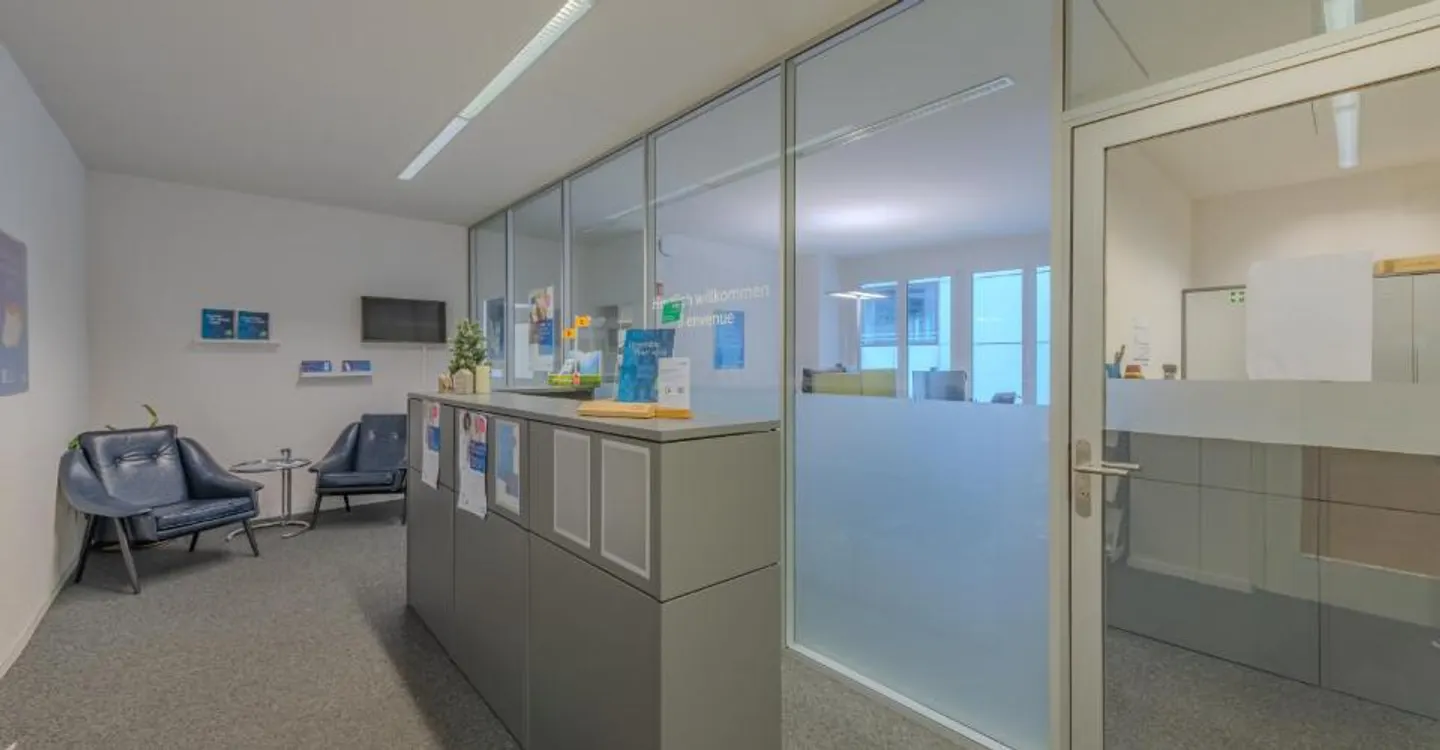 Moderne Büroräumlichkeiten in Biel - Foto 7 von 9