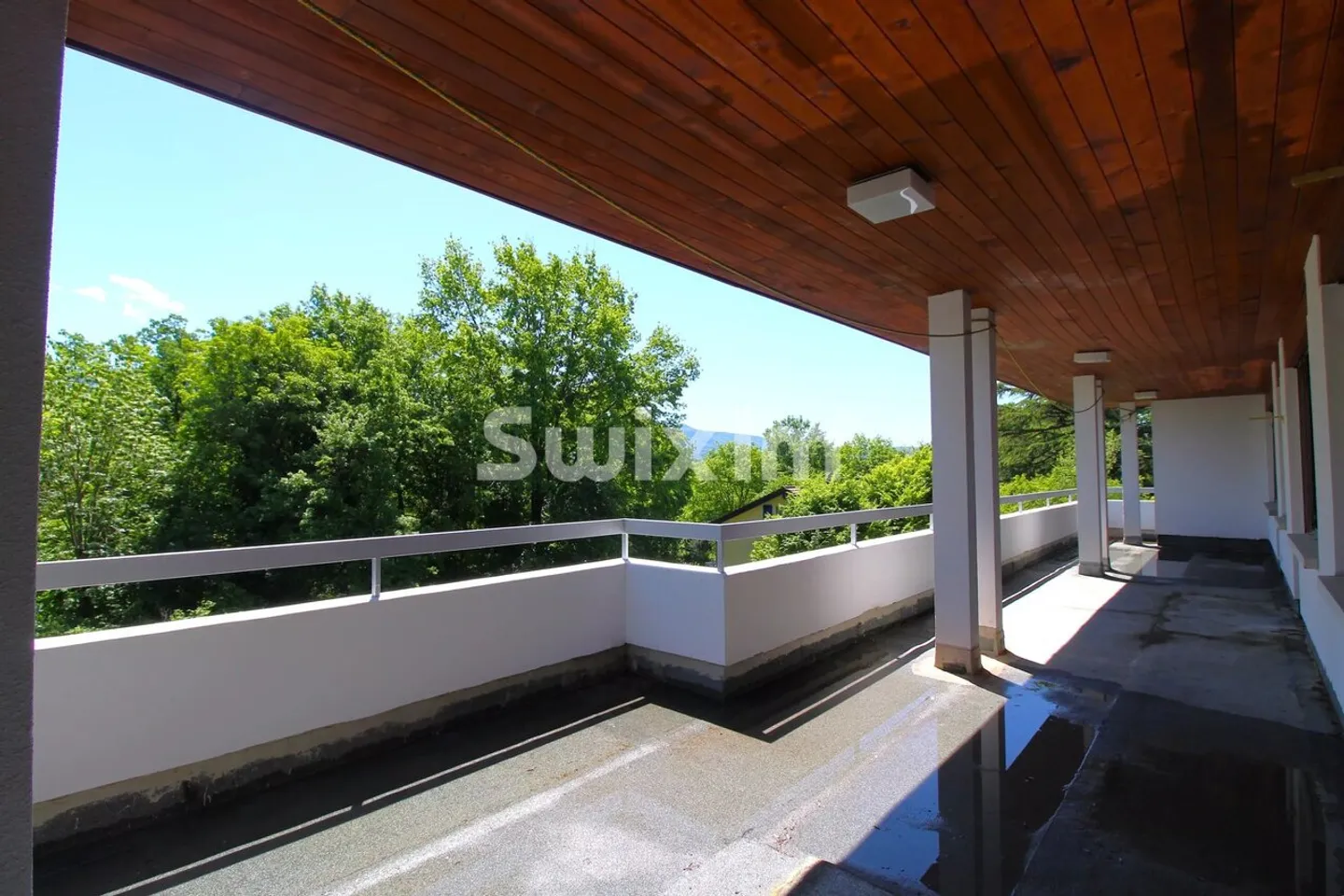 Spacious residence and private park - Photo 5 of 6