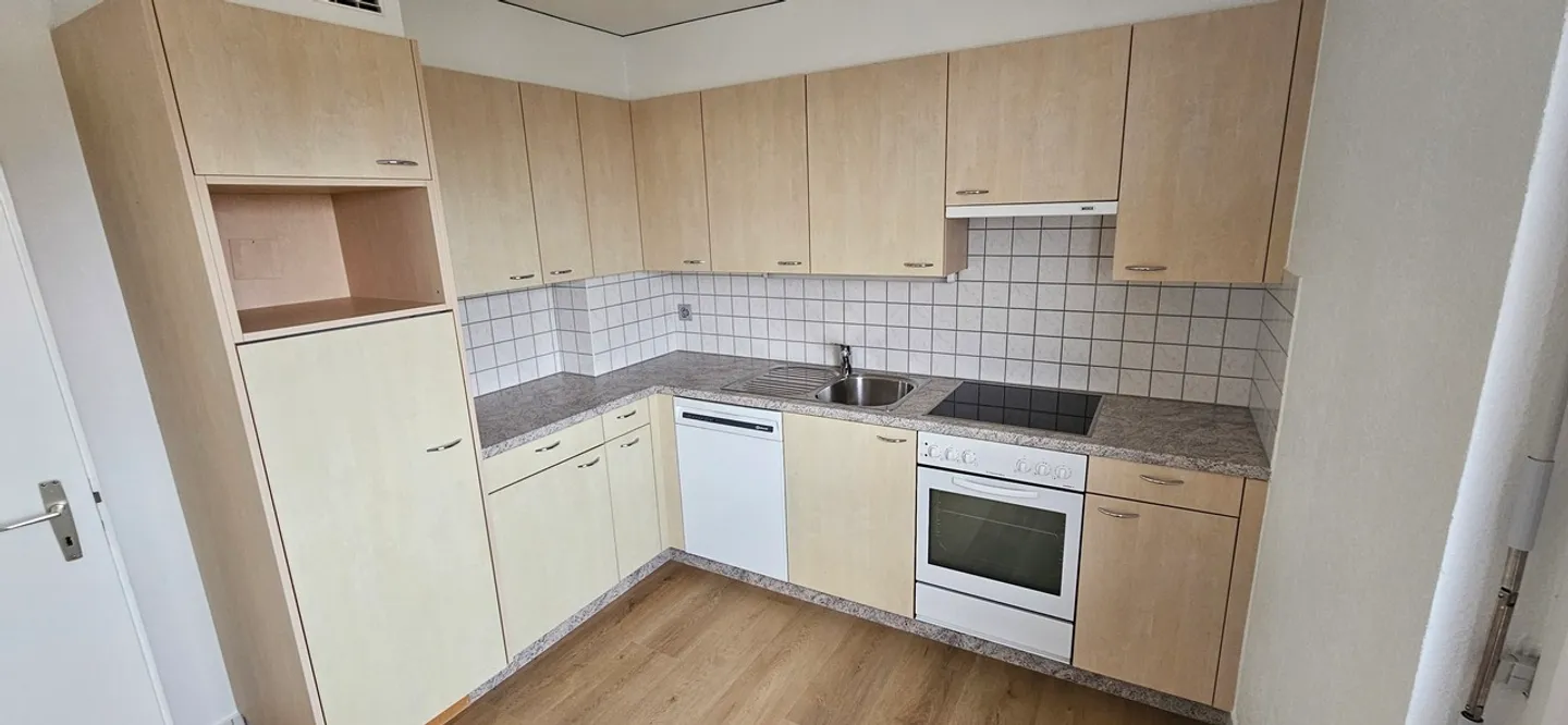 Appartement idéalement situé, près de la gare et des arrêts de bus - Photo 3 sur 6