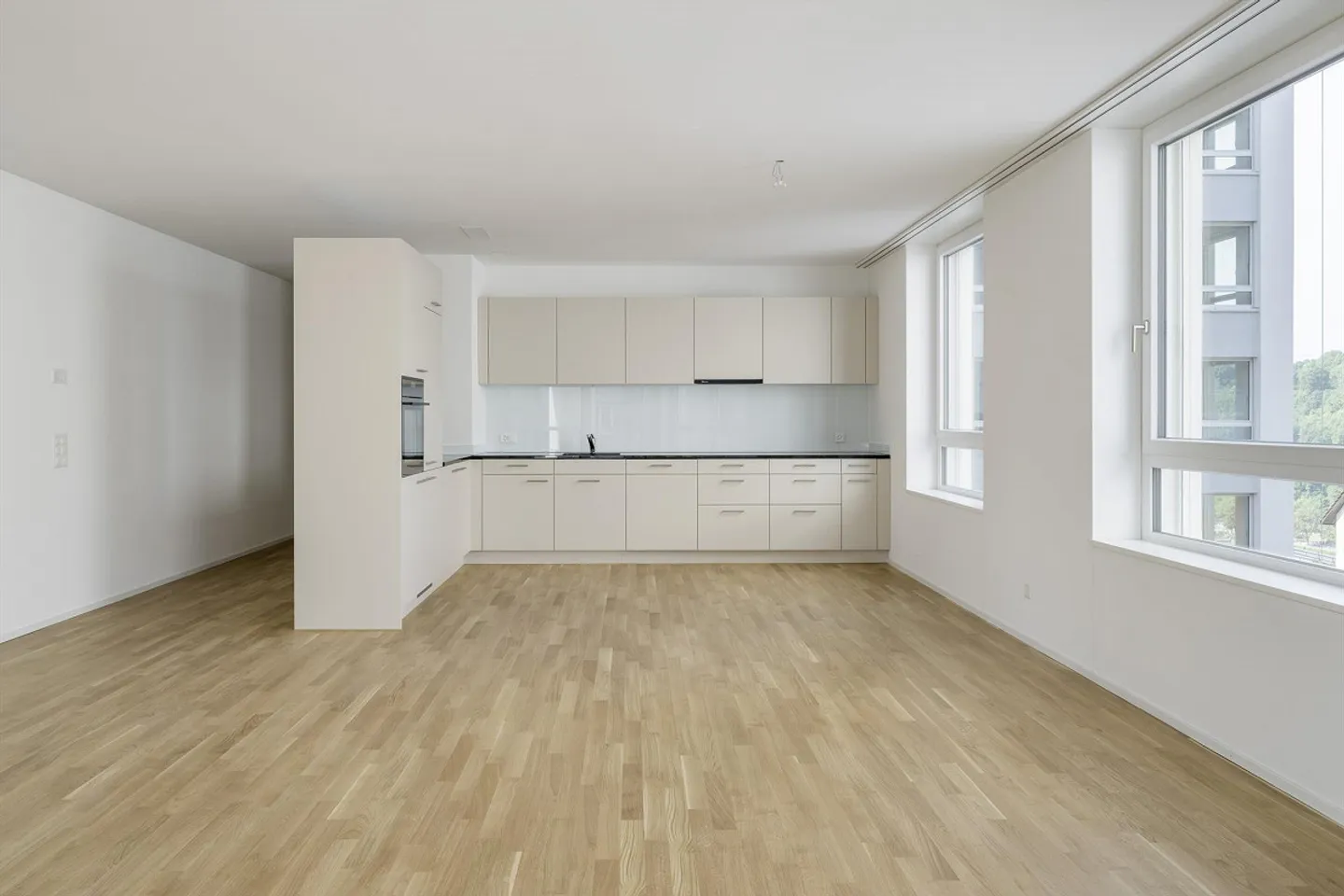 Stylish apartment at the industrial square - Photo 2 of 10