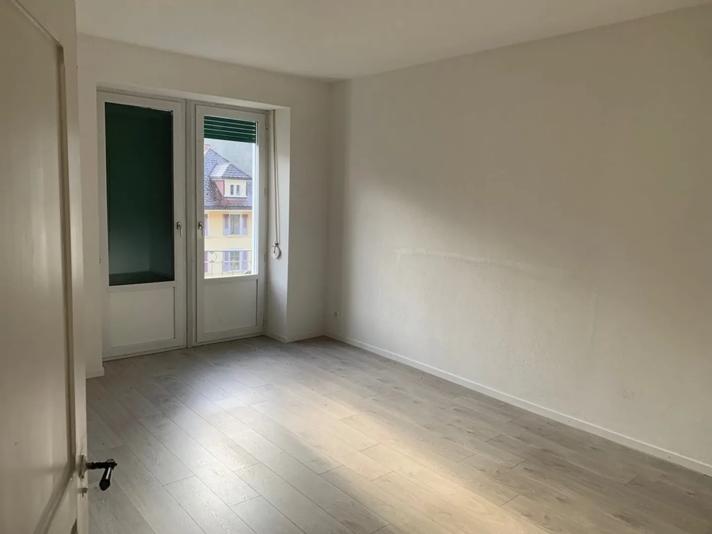 ELEGANTE UND HELLER WOHNUNG - Foto 6 von 7