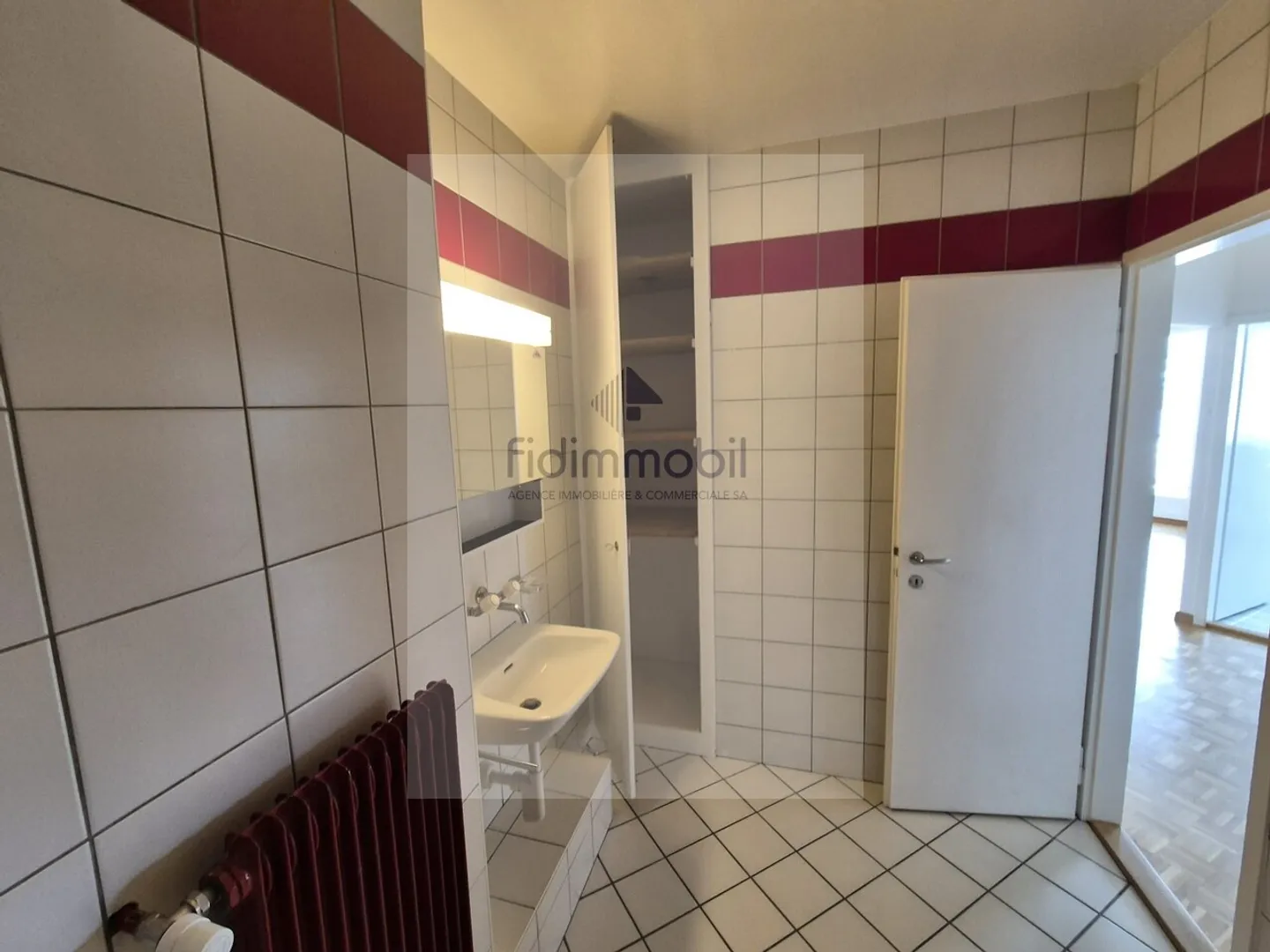 Magnificent 2-Room Apartment for Rent in La Chaux-de-Fonds - Photo 4 of 8