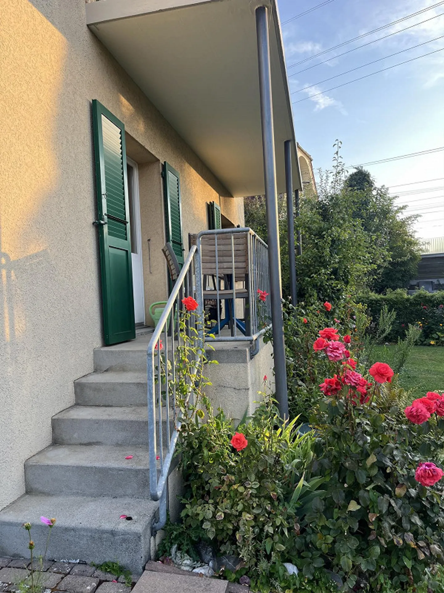Central and quiet living in a two-family house in Zollikofen - Photo 1 of 11