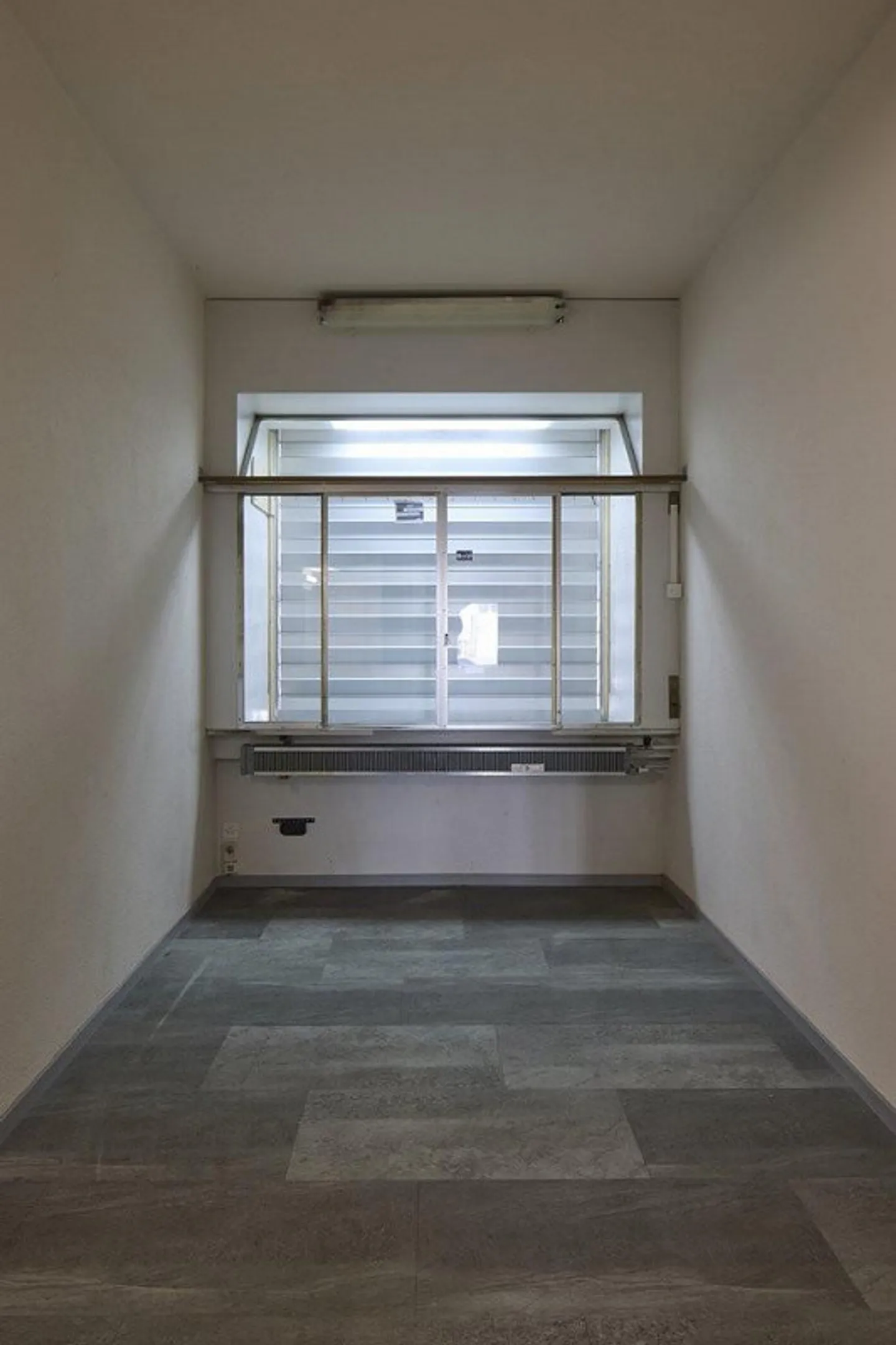 Looking for a commercial space? - Photo 4 of 5