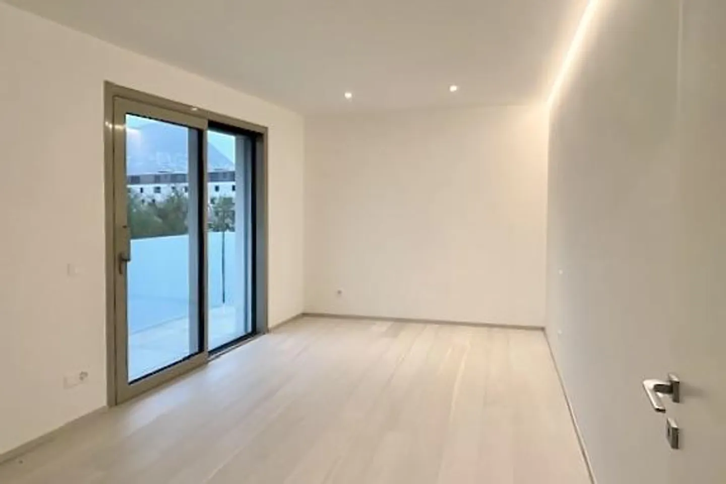 DIRECTTAMENTE DAL COSTRUTTORE - Nuovo appartamento di 2,5 locali con rendimento - Foto 5 di 15