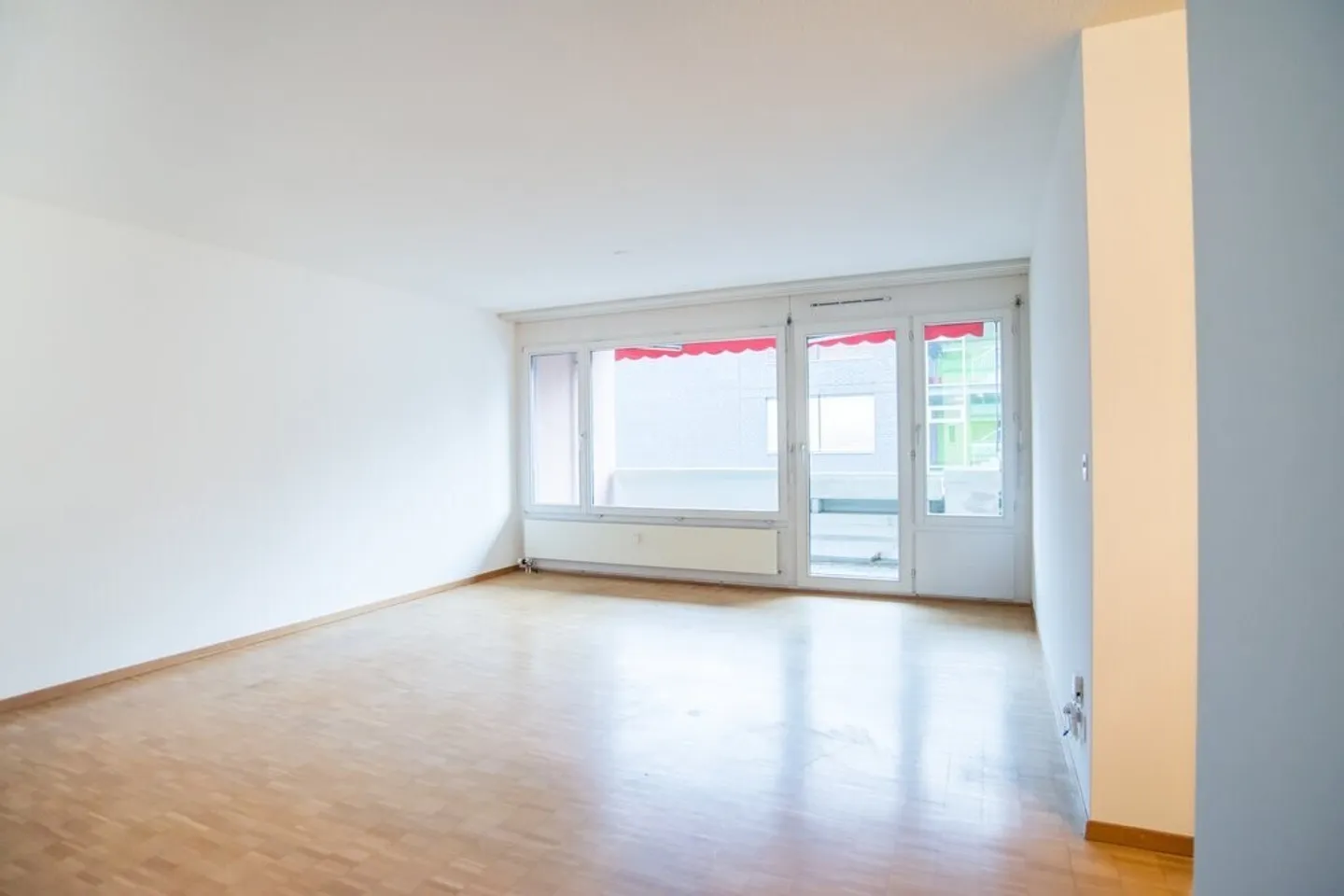 Close to the train station and Neustadt! - Photo 3 of 8