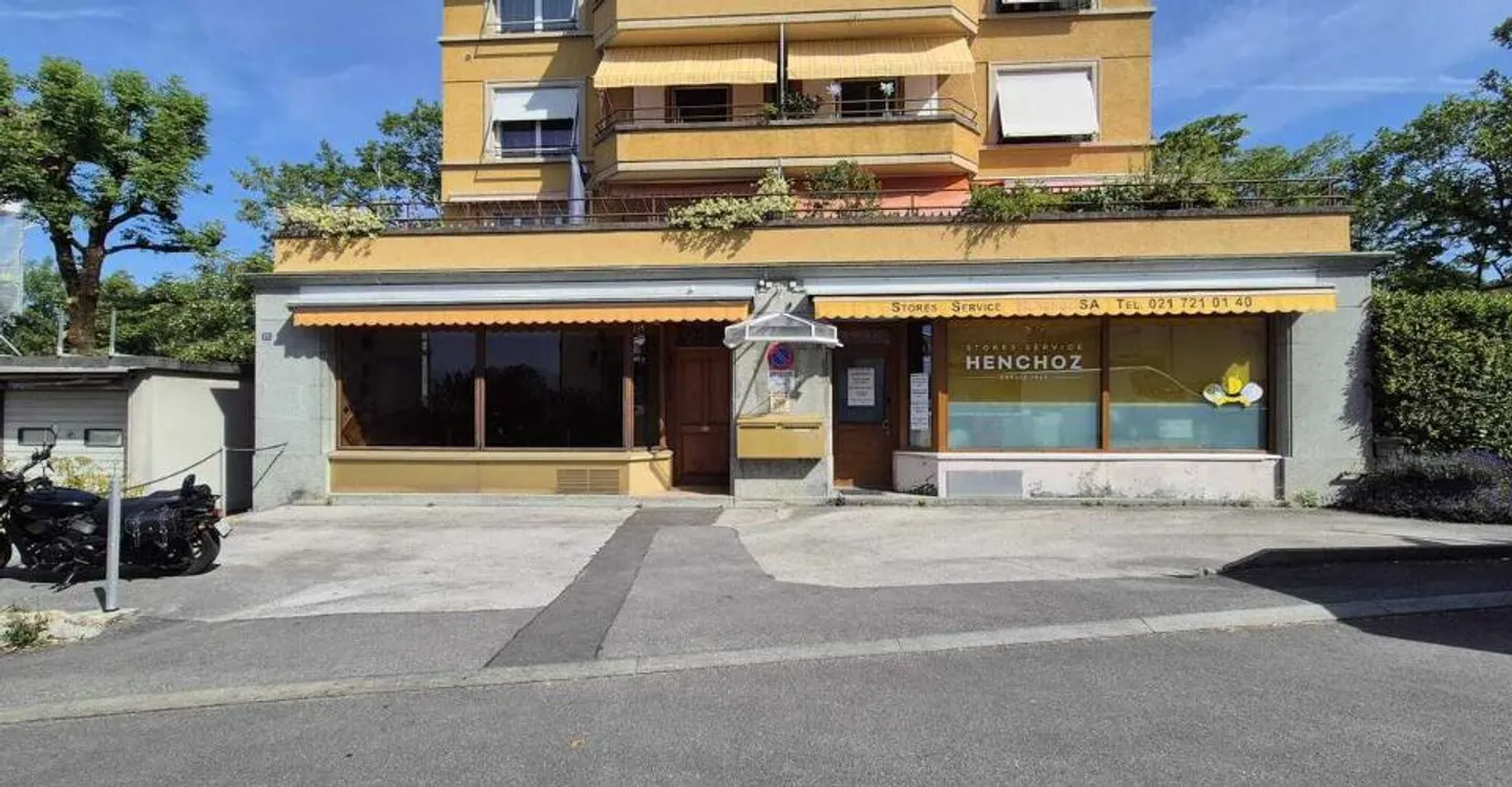 Commercial Property in Pully - Photo 1 of 10