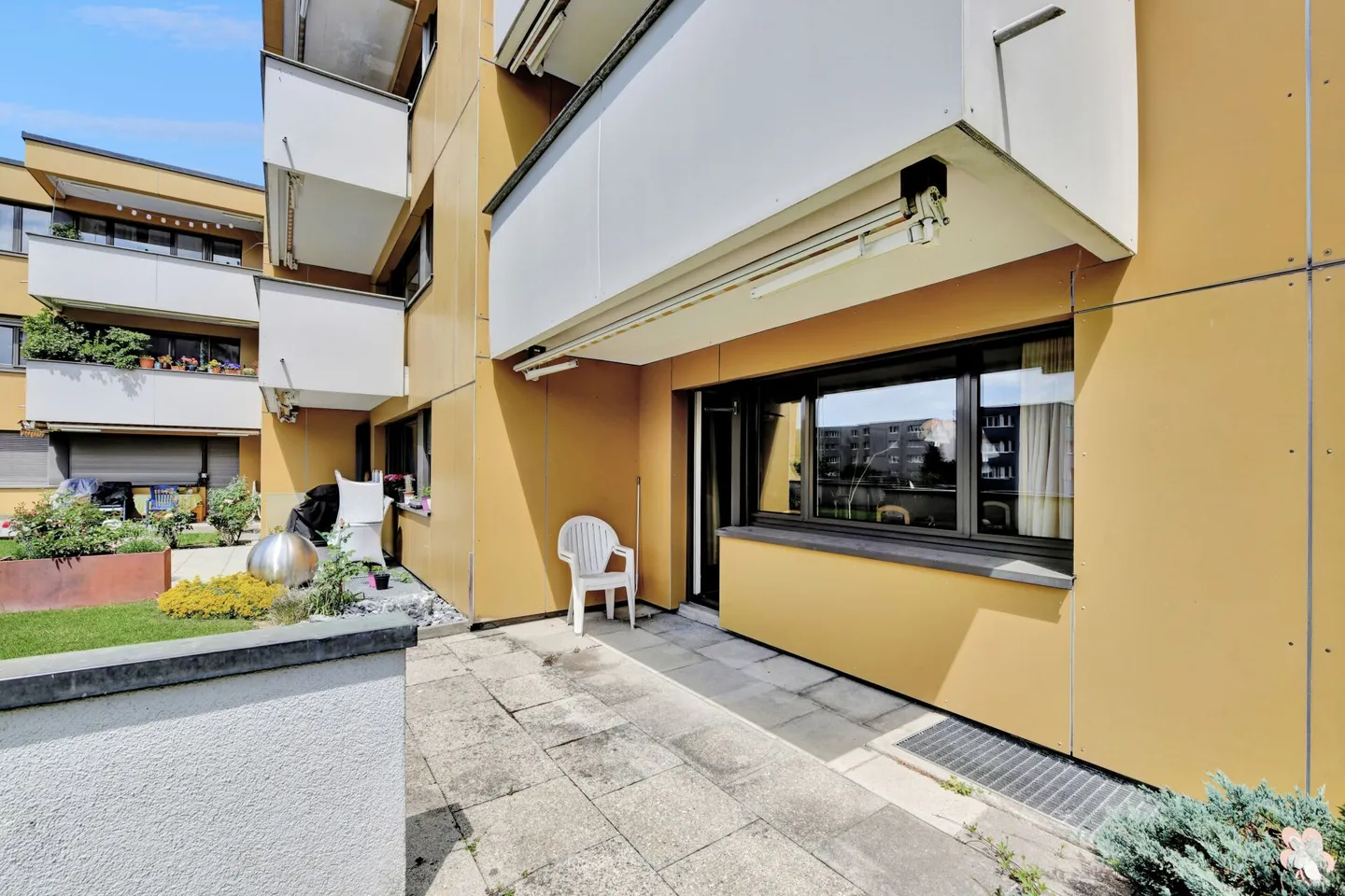 Living with Style, Terrace & Charm - Your New Home in the Heart of Weinfelden - Photo 3 of 19