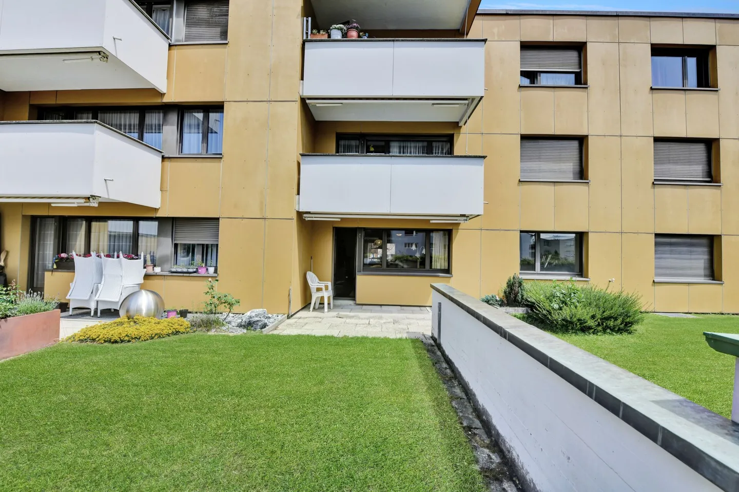 Living with Style, Terrace & Charm - Your New Home in the Heart of Weinfelden - Photo 8 of 19