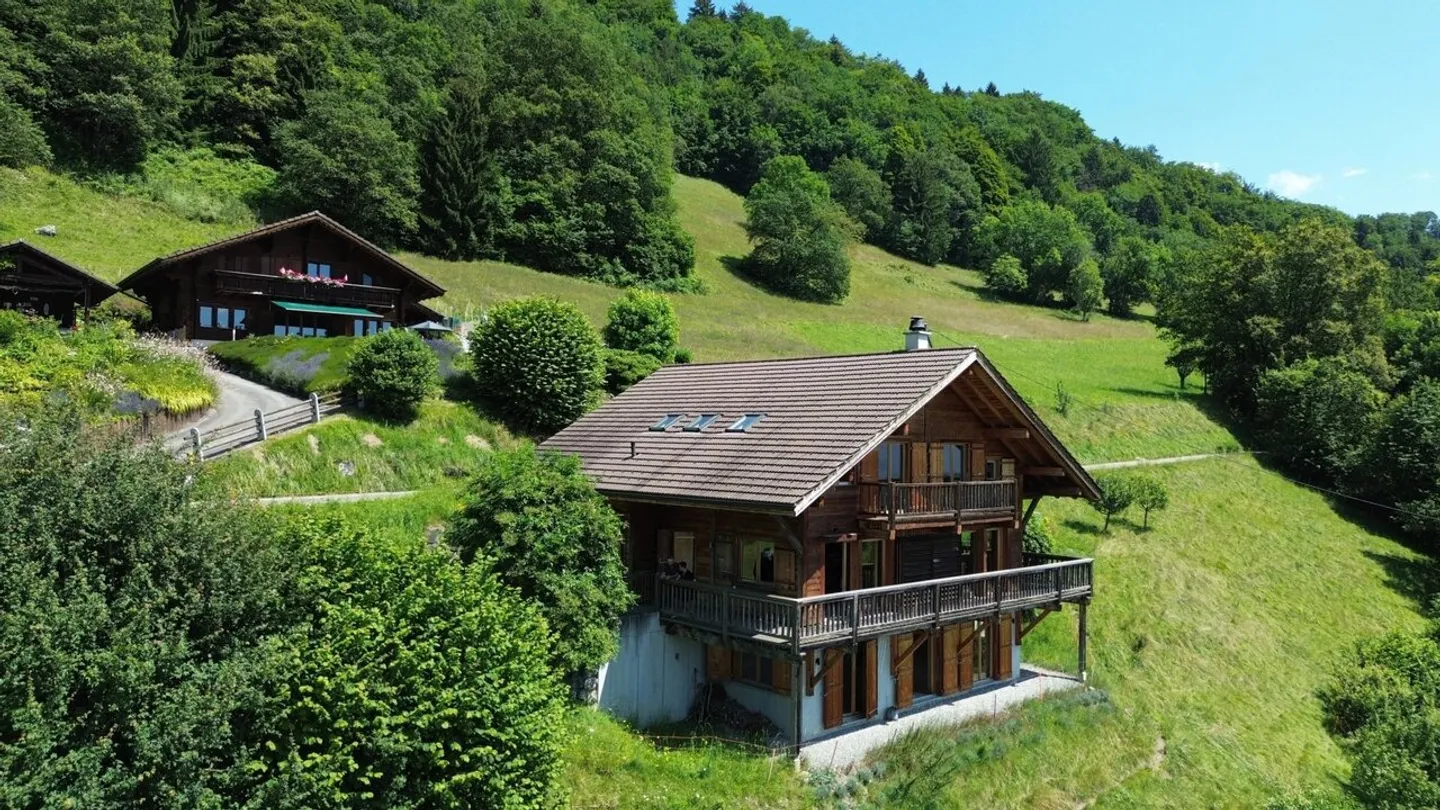 Chalet incantevole con vista panoramica sulle Dents du Midi - Foto 1 di 12
