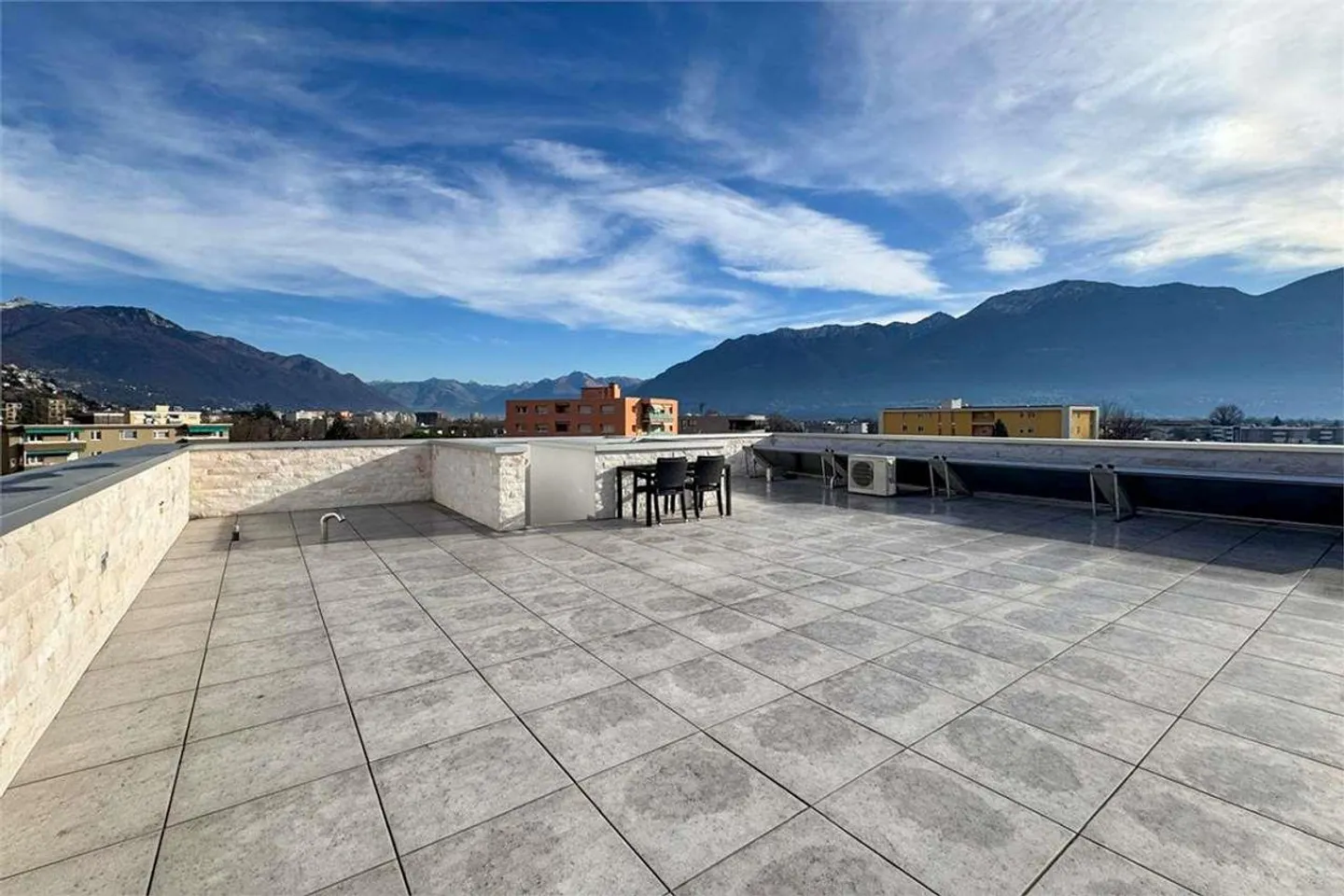 Ascona: 4.5-room penthouse with rooftop - Photo 1 of 6