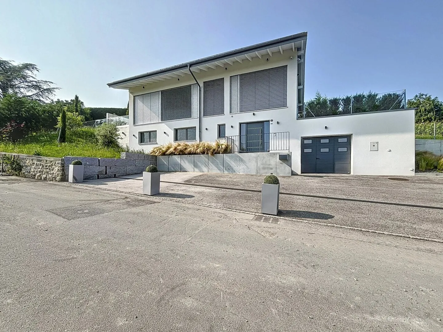 Exclusivity: Beautiful villa in the heart of the vineyards - Photo 2 of 13