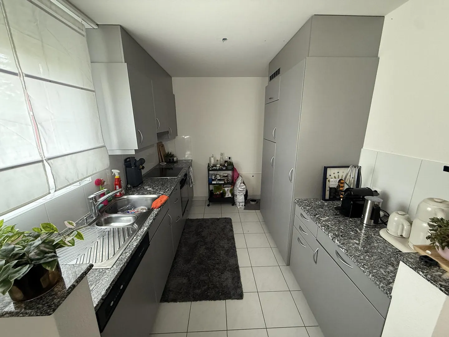 Moderno appartamento di 3,5 stanze con balcone a Bachenbülach - Foto 6 di 11