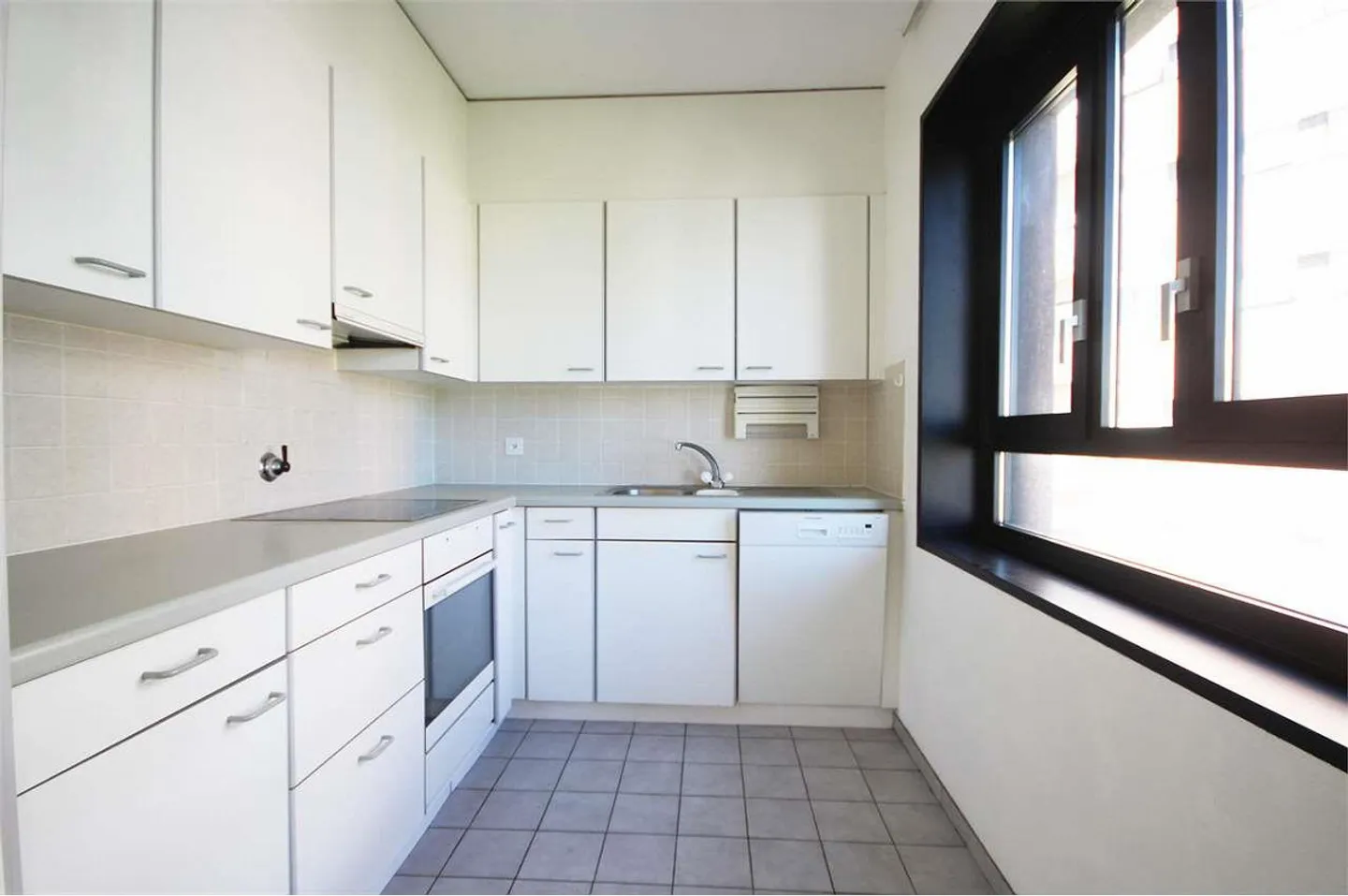 Appartement lumineux de 3,5 pièces avec vue dégagée - Photo 7 sur 13