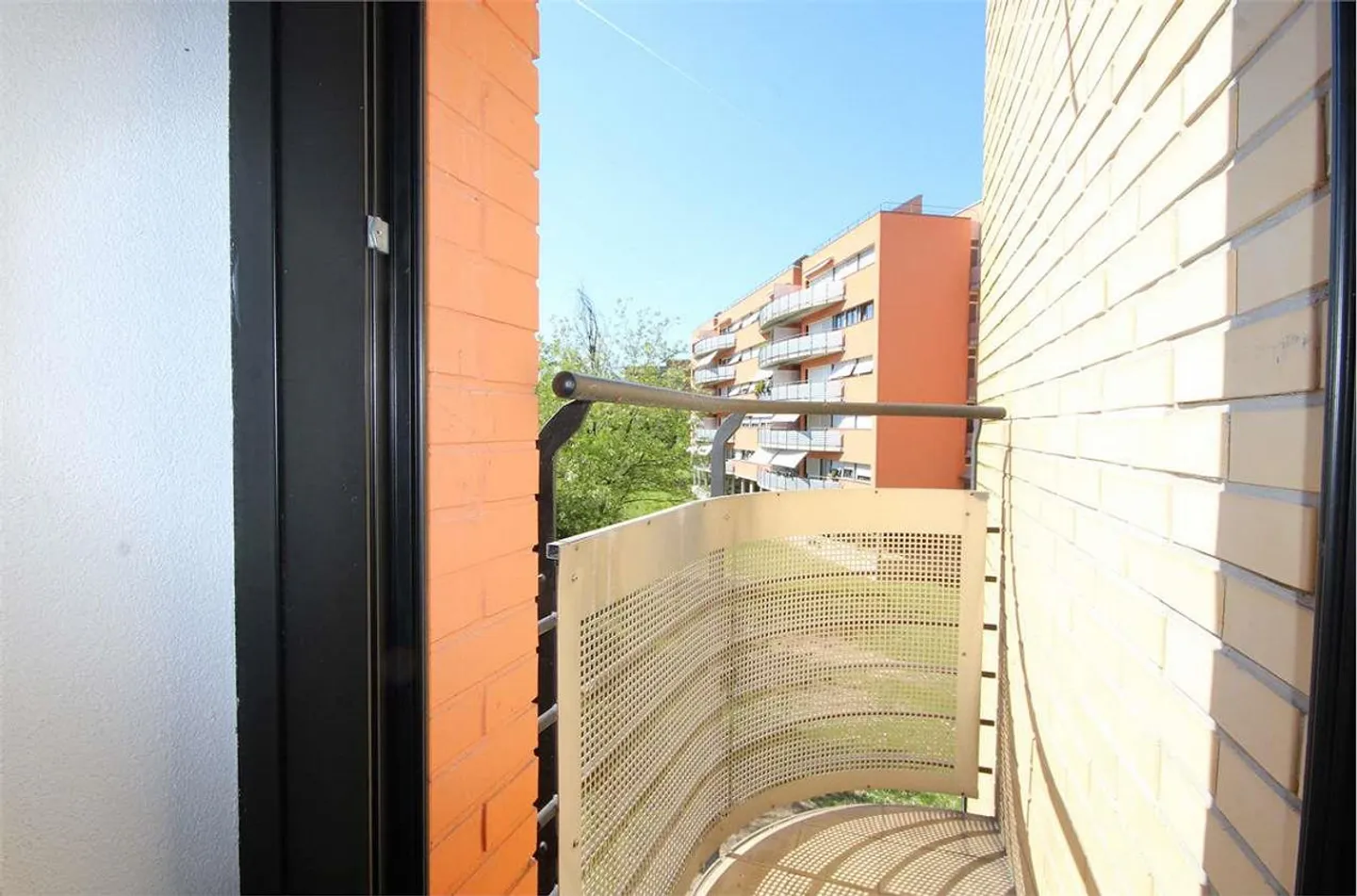 Appartement lumineux de 3,5 pièces avec vue dégagée - Photo 11 sur 13