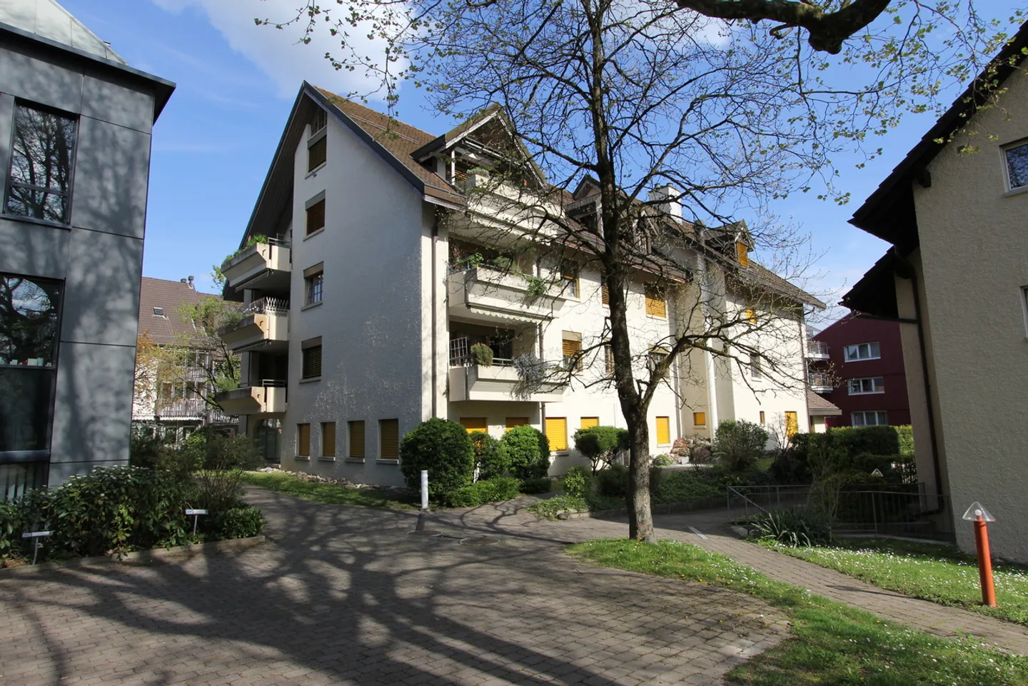 Appartamento centrale 4 stanze a Bülach - Foto 1 di 17