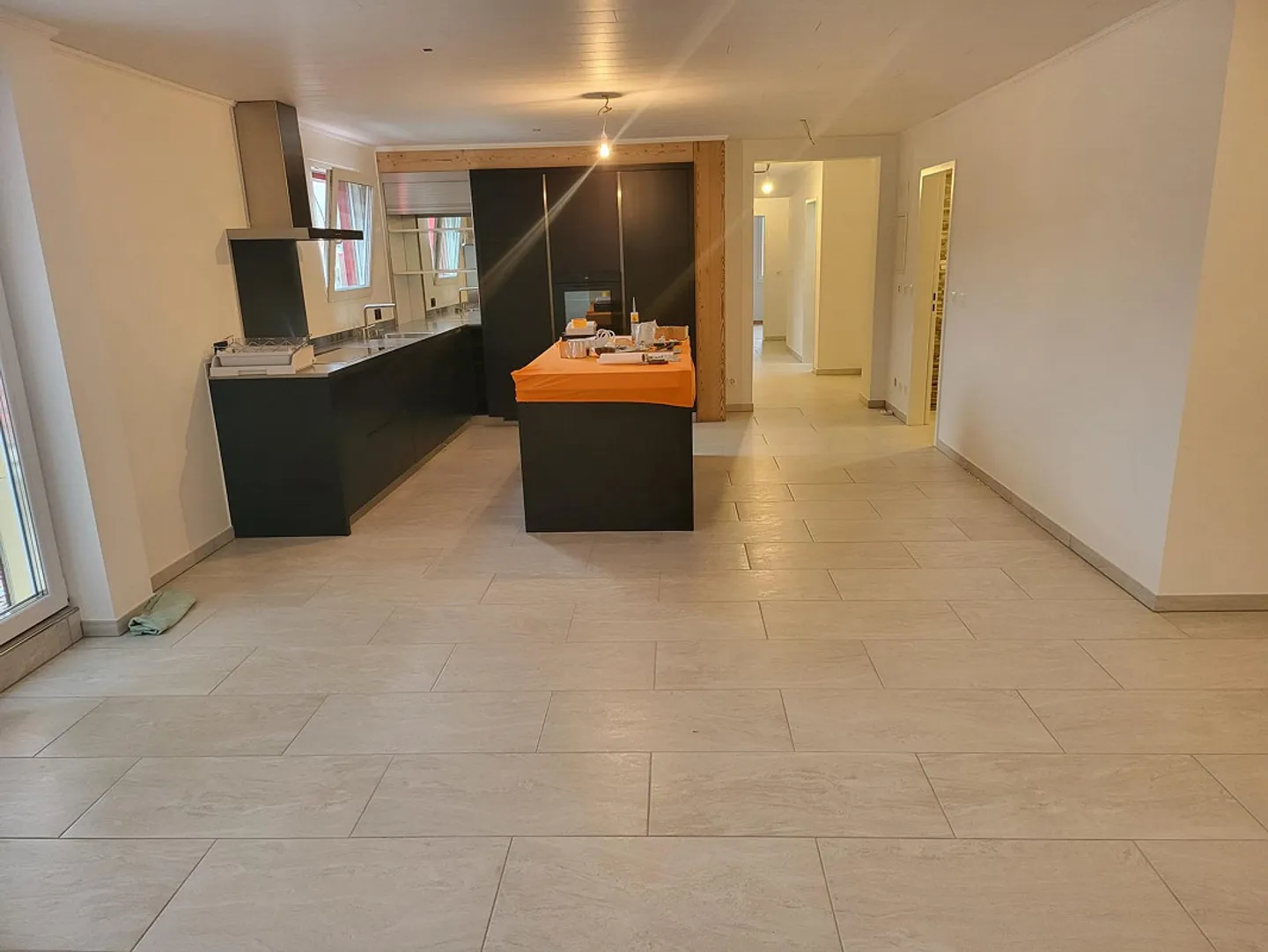 Freshly renovated 4.5-room apartment in a sunny location - Photo 1 of 8