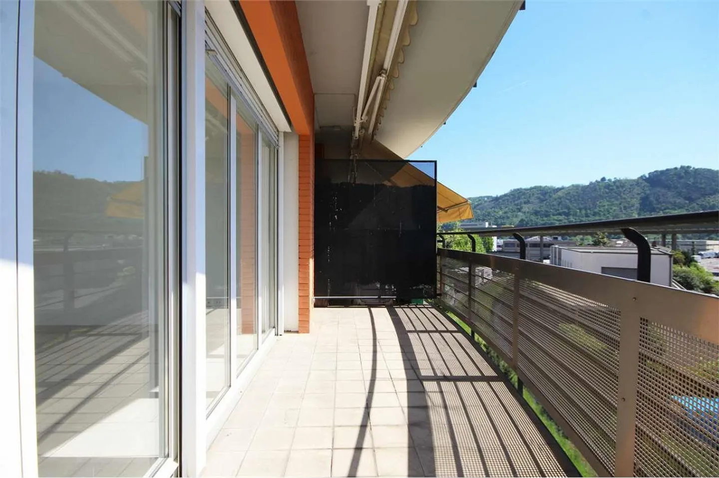 Appartement lumineux de 3,5 pièces avec vue dégagée - Photo 13 sur 13