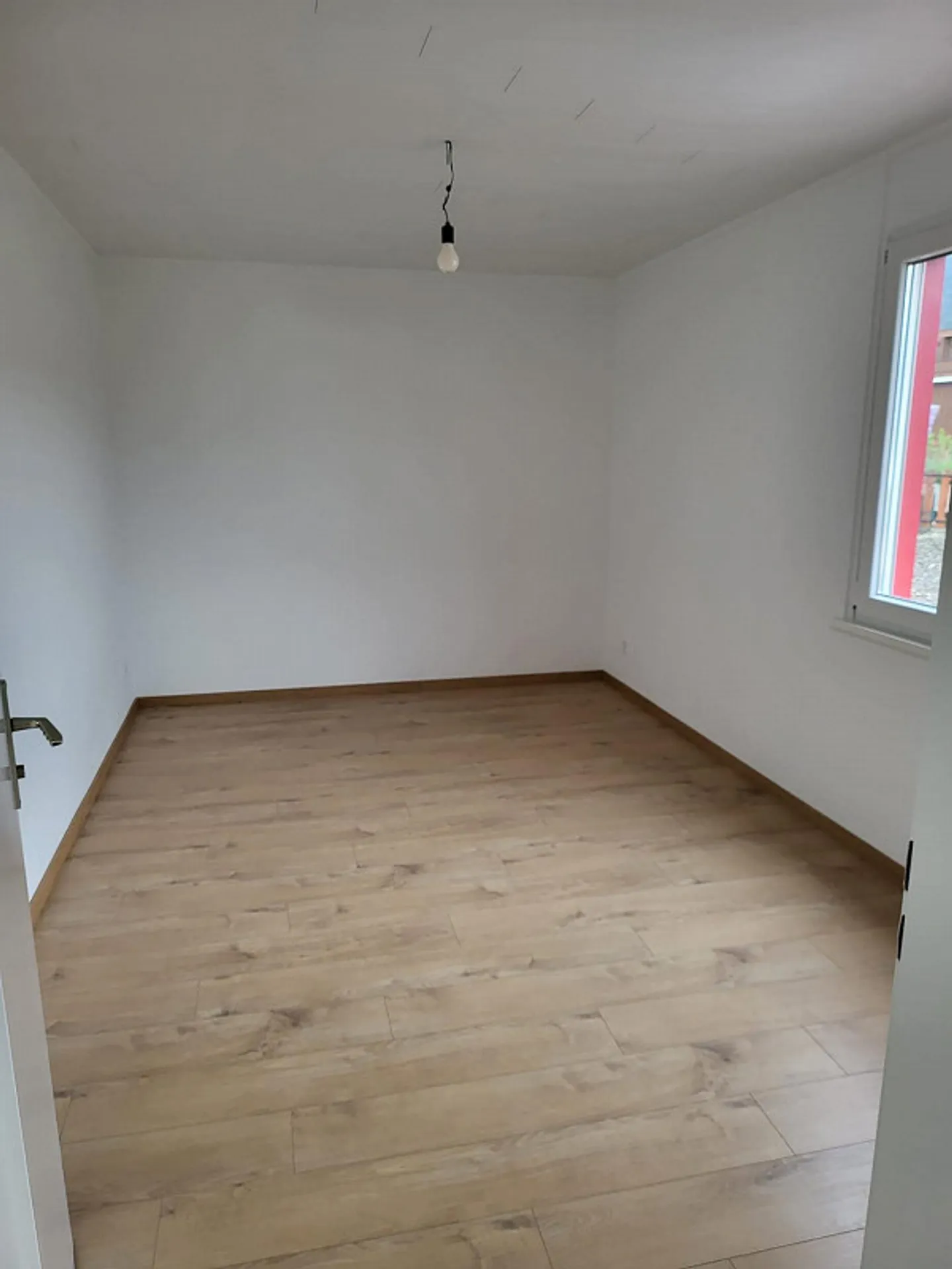 Freshly renovated 4.5-room apartment in a sunny location - Photo 7 of 8