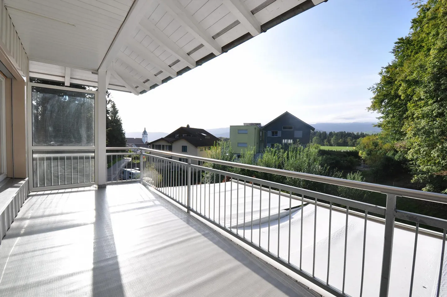 Grosszügige 3.5 Zimmer-Maisonettewohnung mit Garten zur Mitbenützung - Foto 1 von 5