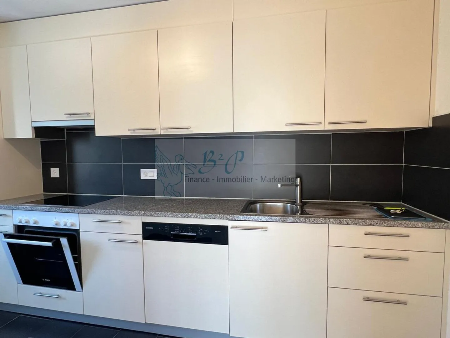 A beautiful and spacious 4.5-room apartment for rent in Couvet! - Photo 2 of 10