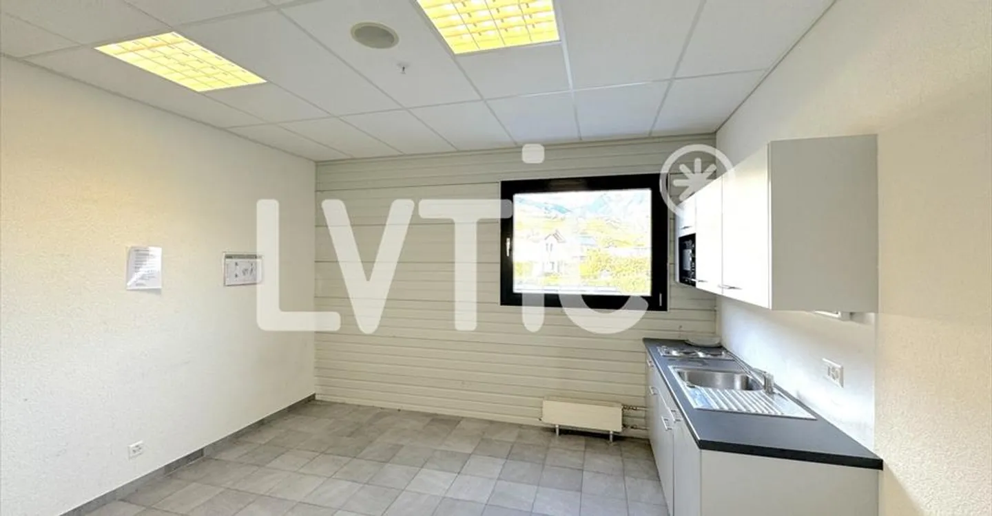 Immeuble mixte à louer - Photo 4 sur 10