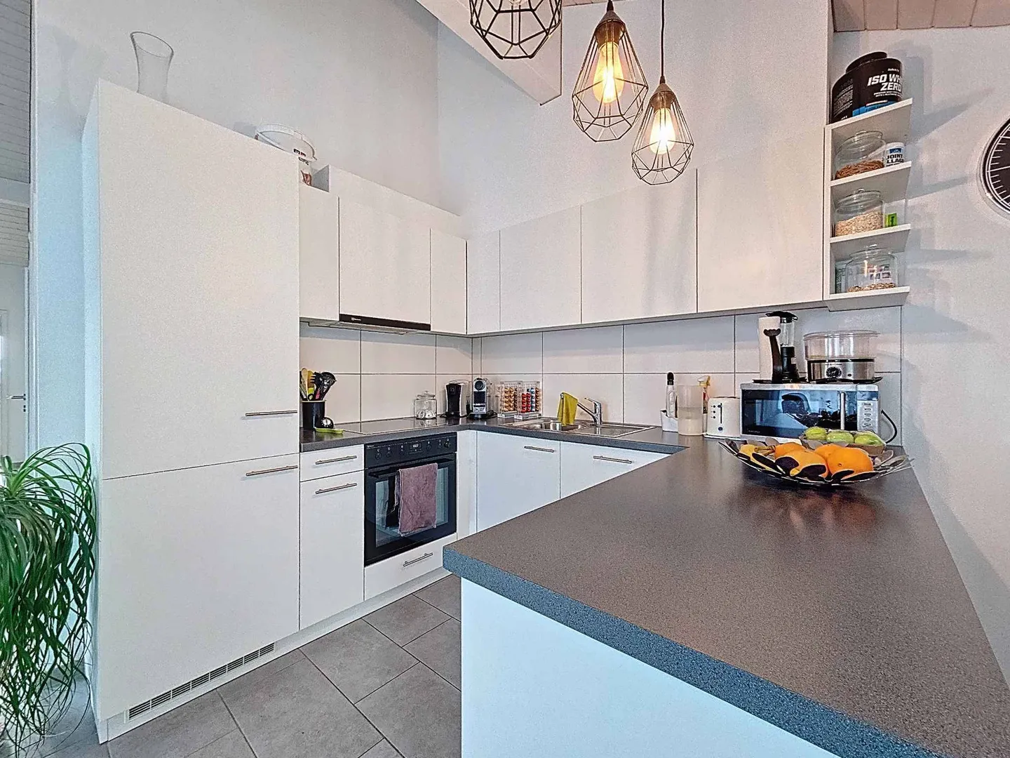 Appartamento moderno 3.5 locali con balcone-loggia - Foto 4 di 13