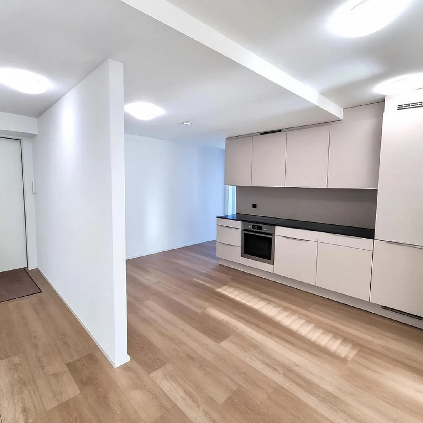 Wohnen mit Charme - im Herzen von Brunnen - Foto 1 von 6