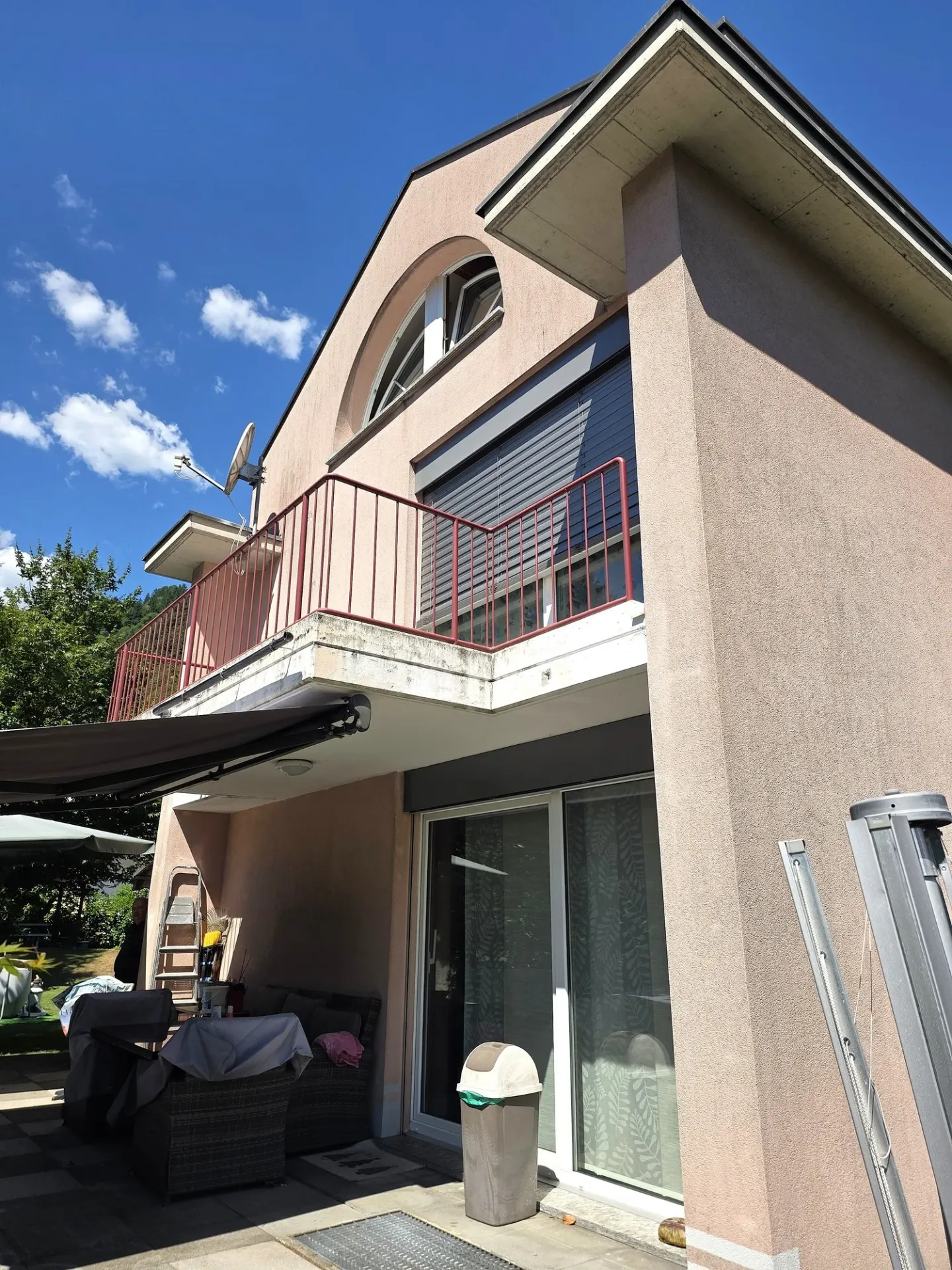 Spacious Residential House in Gorduno - Photo 4 of 20