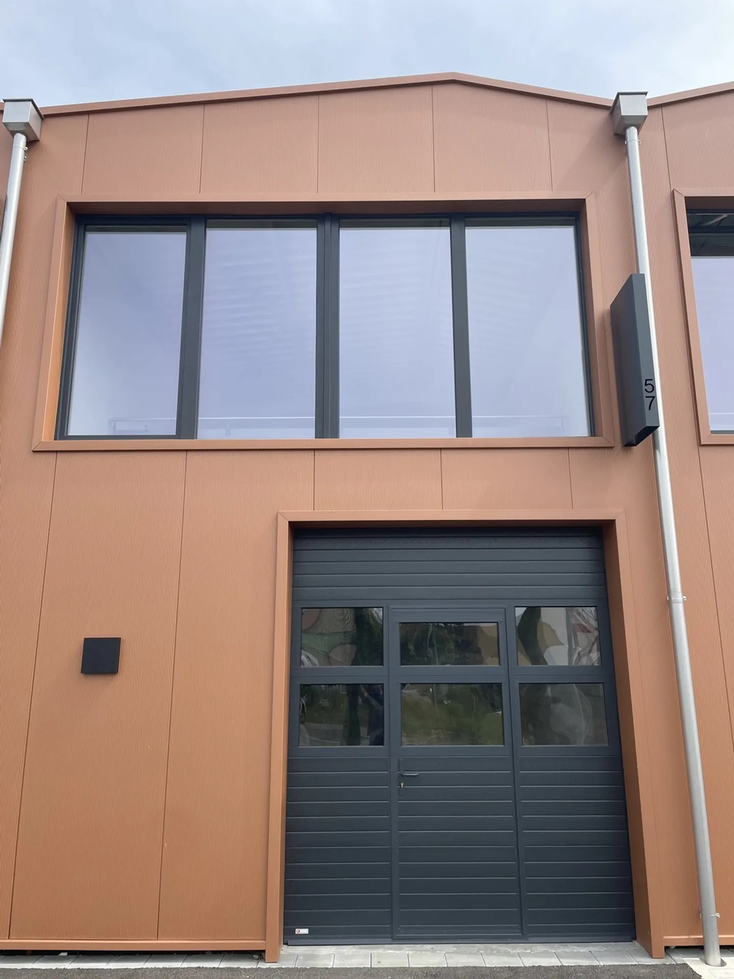 New Commercial Space in Bussigny - Photo 2 of 4